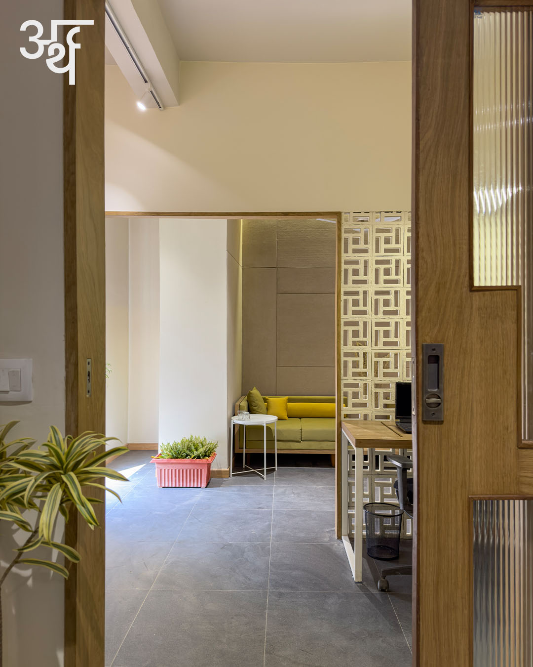 SBK Office // Arth Design
.
The office of Studio Blu Key, an interior fit-out firm, is all about celebration of materials and textures, blending professional minimalism and warm hospitality. The overall space shows extensive use of meticulously polished teak and oak wood. The fine woodwork becomes a storytelling surface, showcasing grains, texture and hand-finished finesse. Sitting in contrast to this finished wood are the raw cement panels which make for a perfect fusion of the raw and the polished, the process and the outcome.
.
.
Team: @jagnaniayush @utsavvagrawal
Fitout: @_studioblukey
Veneer and Laminates: @decoratives_by_centuryply
Wallcovering / Cladding: @everest_ind
Lighting: @lafitlighting
Furniture: @ikea.india @_studioblukey
Text: @bj_9802
.
.
#ArthDesign #IndianDesigners #DesignStudio #SBKOffice #MadhyaPradesh #CommercialDesign #OfficeInteriors #CommercialInteriors #Interiors #InteriorDesign #InteriorDesigner #InteriorDesignIndia #FurnitureDesign #FurnitureStories #InteriorPhotoshoot #ContemporaryInteriors #ContemporaryDesign #Industrial #WoodAndMetal #DesignDetail #DesignInnovation