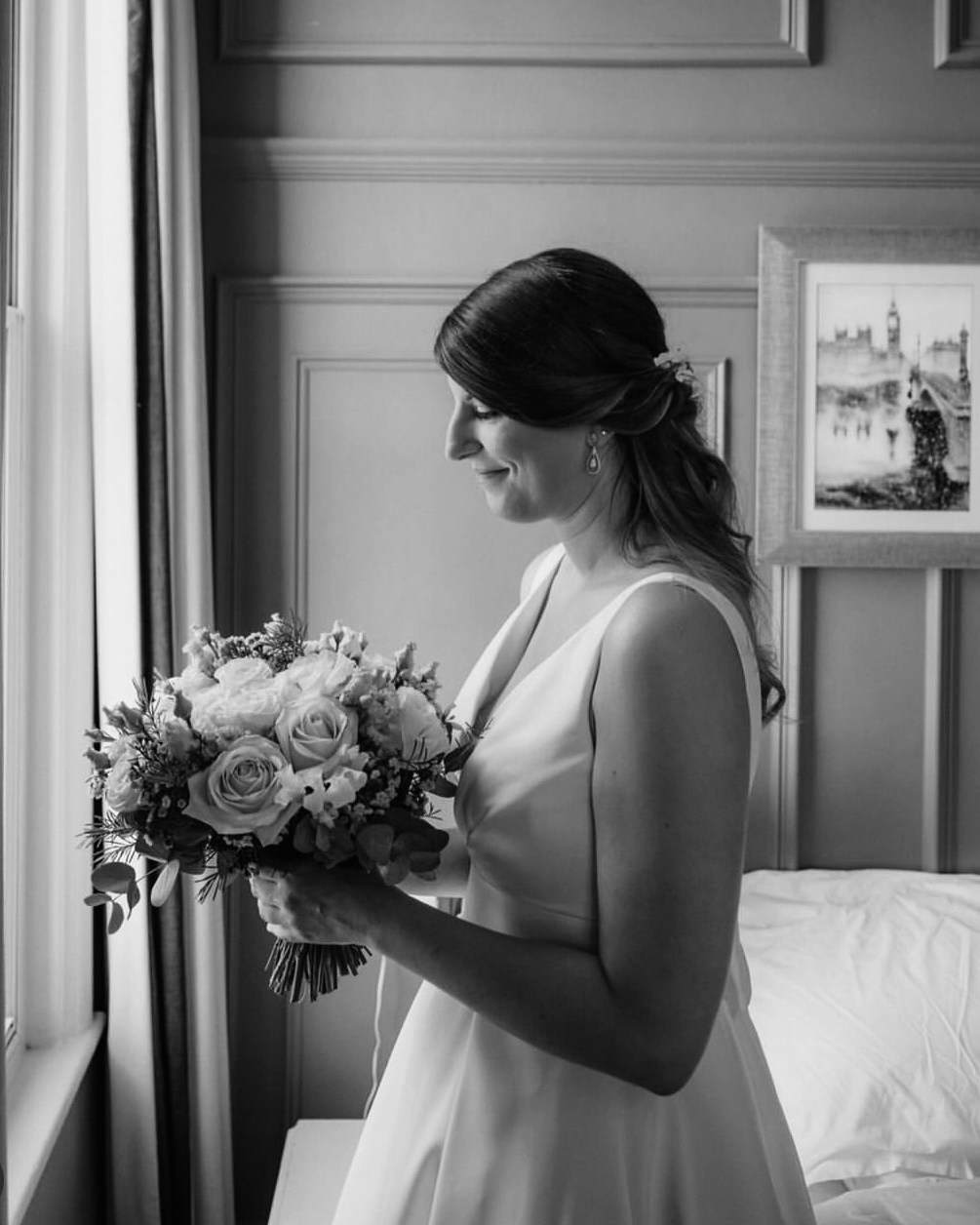 Your hair & makeup should never overpower your Bridal look, just enhance in the right way so that everything comes together harmoniously. I think we can say we absolutely nailed that here for beautiful Andrea who married her childhood sweetheart!
Photographer: @fernandakingweddings
Representing: @amandawhitemakeup
.
.
.
#surreymua
#surreymakeupartist
#bridetobe2026
#hampshiremakeupartist
#bridalmakeupsurrey
#surreybridalmakeup
#hampshiremua
#berkshiremakeupartist
#berkshiremua
#weddingmakeupsurrey
#surreyweddingmakeup
#bridetobe2027
#2026brideuk
#hampshireweddingmakeup
#2027brideuk
#berkshireweddingmakeup
#weddingmakeuphampshire
#weddingmakeupberkshire
#bridalmakeupberkshire
#berkshirebridalmakeup
#bridetobe2028
#surreyhairandmakeupartist
#hampshirebridalmakeup
#wootonhousehotel
#wootonhousewedding
#wootonhouse