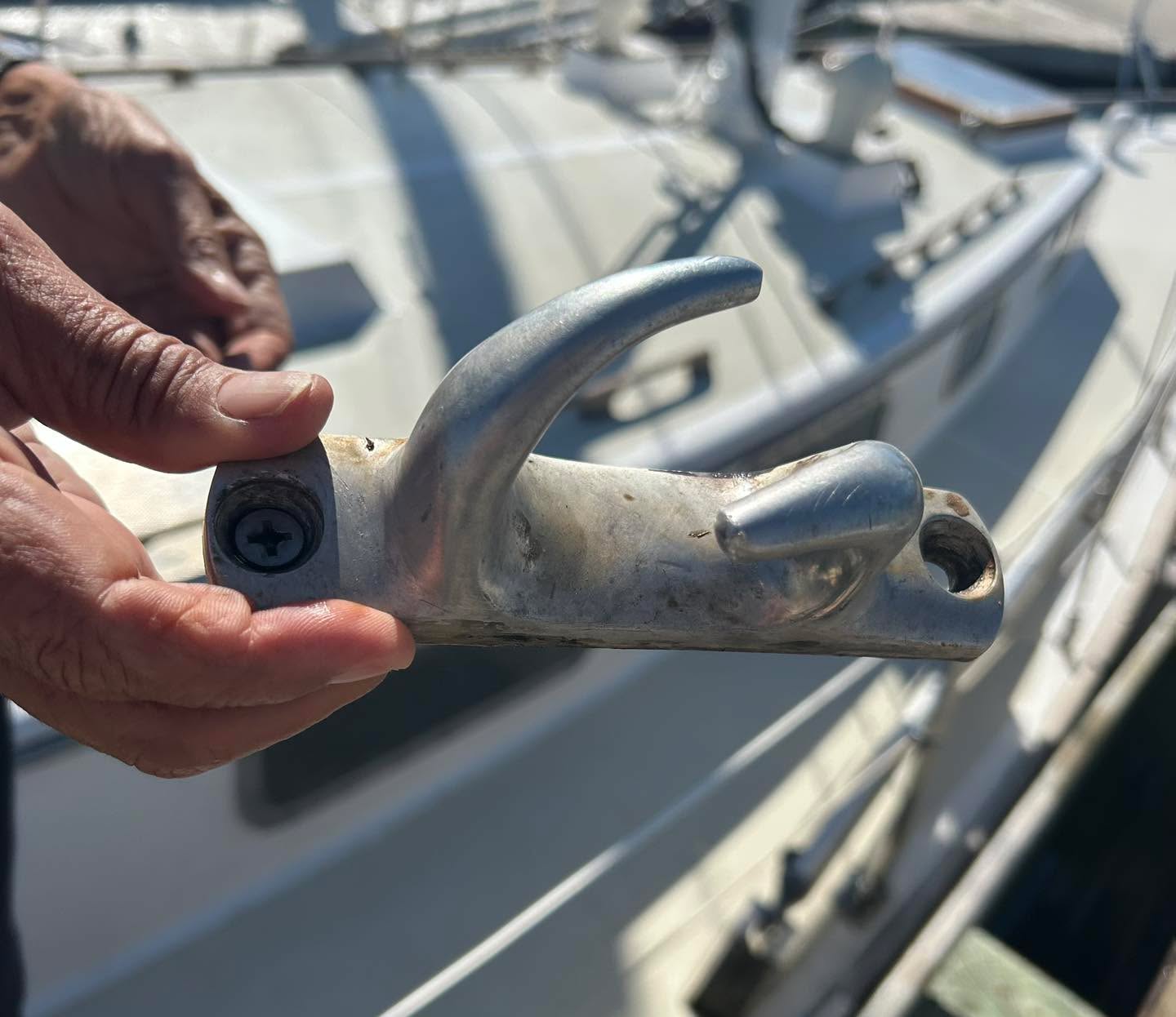 I found this sailboat cleat that fell in the water after getting snagged on a rope for Pam. It’s hard to replace parts on older boats, I’m glad I could find it for her!
.
.
#recoverydiving #lakestclair #greatlakesstate #detroitriver #stclairshores #clintonriver #harrisontownship #boattown #algonac #stclair #metrobeach #michigansummer #michiganboating #puremichigan #michiganmarinas #metaldetector #safeharbormarinas #metaldetecting #Underwatermetaldetecting