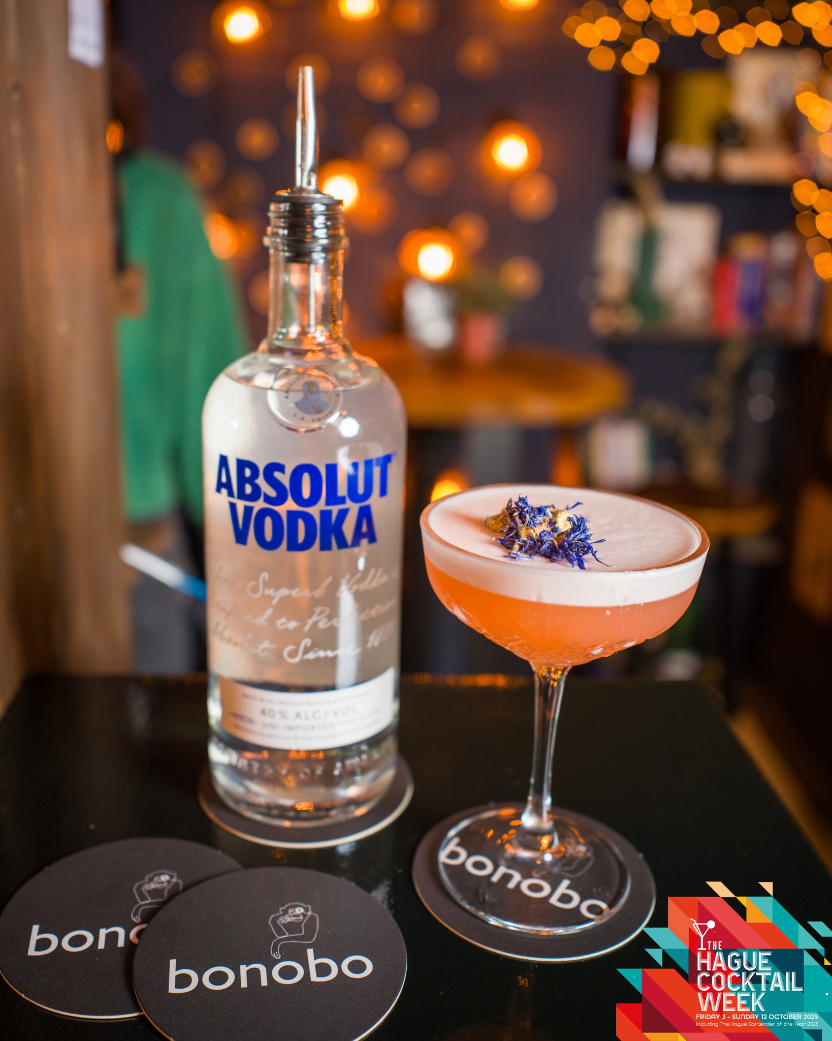 A hidden gem, or a regular venue for those in the know is @bonobo.denhaag serving up some tasty treats but also amazing cocktails.
Rocking their Cocktail Week menu and ready to shake up your taste buds, you really must check them out while you can!
@absolutvodka
📸 @honkingelephant
#cocktails #cheers #proost #cocktailweek #martini #denhaag #thehague