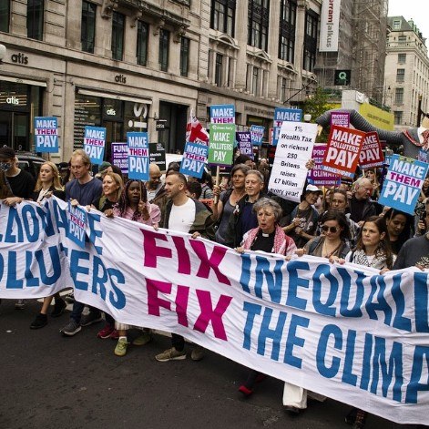 Mothers from our network, other parents and families, workers and concerned citizens came together from across the UK for the @makethem.pay march and united in our hope for a better future.
The families bloc was buzzing from the energy, bright banners and spirit of everyone there. Thanks to our friends at @parentsforfuture_uk @mothersriseup @extinctionrebellionfamilies @mumsforlungs @mothers_manifesto @mothersrebellionuk and the organisers.
Watch videos from the great lineup of speakers including economist Gary Stevenson (pictured here with Valerie from our Mothers CAN Collective) @MakeThemPay and help spread the word - our children shouldn't pay for the damage caused by the ultra wealthy and polluters.