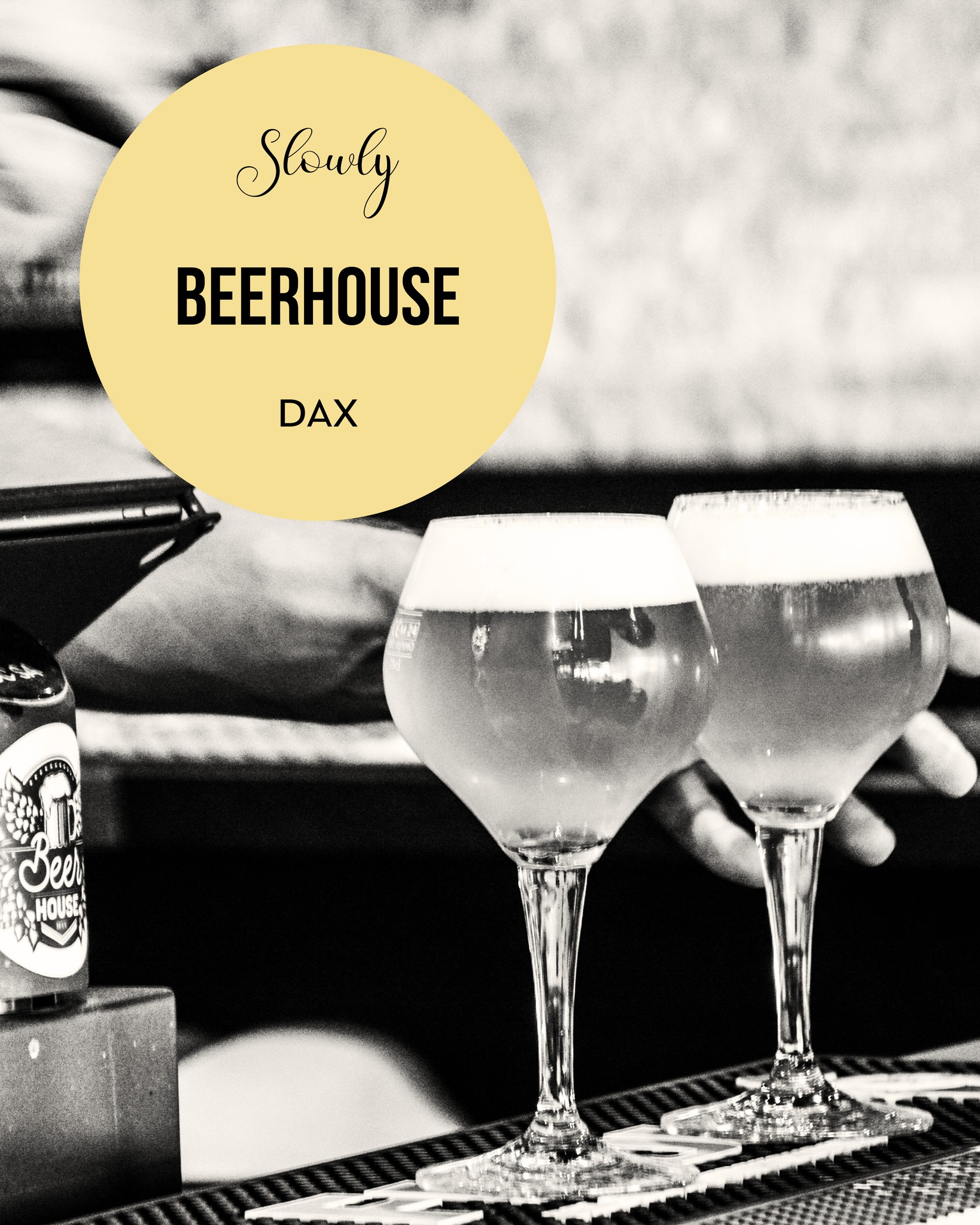 🍺 Beerhouse, c’est le nouveau QG des amateurs de houblon à Dax ! @beerhousedax
Derrière le comptoir, Kevin partage sa passion et ses conseils avisés, avec pas moins de 12 pressions et une vingtaine de références en canette. Bières locales, belges, allemandes… il y en a pour tous les goûts (même pour ceux qui disent ne pas aimer la bière 😉).
La carte change régulièrement et réserve toujours des surprises. À accompagner de quelques bouchées finger food pour un moment encore plus convivial.
👉 À découvrir dans le Slowly DAX 14, disponible en ligne et chez vos commerçants préférés !
#landes #leslandes #dax #beerhouse #bar #bières #houblon #craftbeer #apéro #convivialité #sortirdax #slowly #slowlymag #magazine