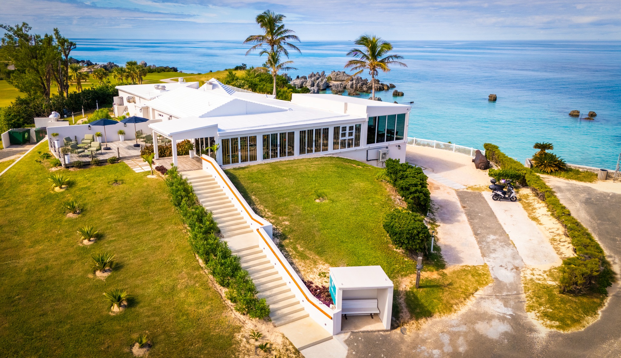 Achilles remains closed today, Thursday October 2nd. Our regular service hours will resume on Friday October 3rd starting with lunch. We look forward to serving you! 💙