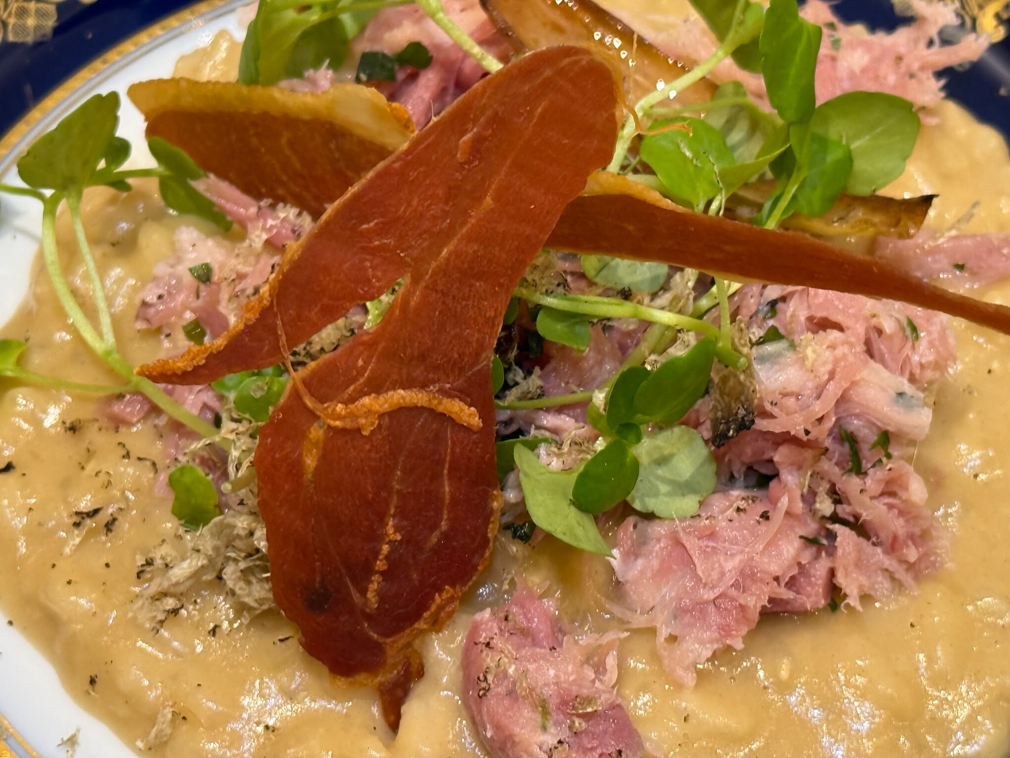 This dish has been on the menu a little while but this was it's first outing and I was very excited to cook it!
English ham hock, onion risotto, dehydrated Serano Ham, Wiltshire truffle & Watercress.
Feedback was fantastic and I look ofrward to hopefully cooking it again soon!
#wedding #party #oxfordshire #gardenparties #caterer #inhomedining #privatechef #barbecue #finedining #bowlfood #buffet #dinner #bespoke #reading #britishproduce