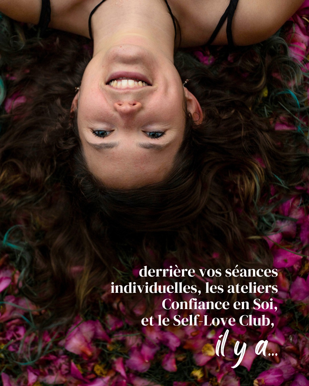 On me dit souvent que j'ai choisi des voies et des directions à l'opposé les unes des autres. Je ne suis pas d'accord.
Tout ce que je fais aujourd'hui avec En Route With Coco a du sens pour moi. C'est à l'image de qui je suis, de plus de 10 ans d'expériences professionnelles et de formation. C'est un parcours atypique, certes, mais il est temps de changer les mentalité. Atypique ne veut pas dire manque de fiabilité ou de crédibilité.. Bien au contraire.
Il y a du lien qui se tisse partout là où je vais, dans tout ce que je fais. La preuve ?
En graphisme, comme en coaching, j'accompagne les individus dans leur quête d'identité. Qu'elle soit visuelle ou personnelle.
Le Yoga est un outil de connexion à soi. Tout comme le coaching. La psychothérapie et l'art. Mon art est aussi un moyen d'expression et d'introspection. Et s'il peut aussi amener les autres à rêver, alors, j'ai tout gagné.
L'expérience personnelle a toujours été au cœur de ma démarche. Même quand j'imaginais des événements en agence à Paris, je voulais accompagner les individus dans l'expérience qu'ils allaient vivre. Mon atypicité, c'est ma personnalité. Et j'ai la chance de m'être construite une vie à mon image.
Si j'écris ces mots aujourd'hui, ce n'est pas pour me justifier (j'ai arrêté de le faire il y a longtemps). Mais je le fais pour montrer à tou-te-s les atypiques que la multipotentialité, c'est une force. C'est pas tous les jours facile et pas toujours la voie de la richesse matérielle, certes, mais elle nous rend riche de connexions humaines et d'épanouissement personnel. Et après tout, n'est-ce pas là tout ce qui compte vraiment ?
💜✍💭