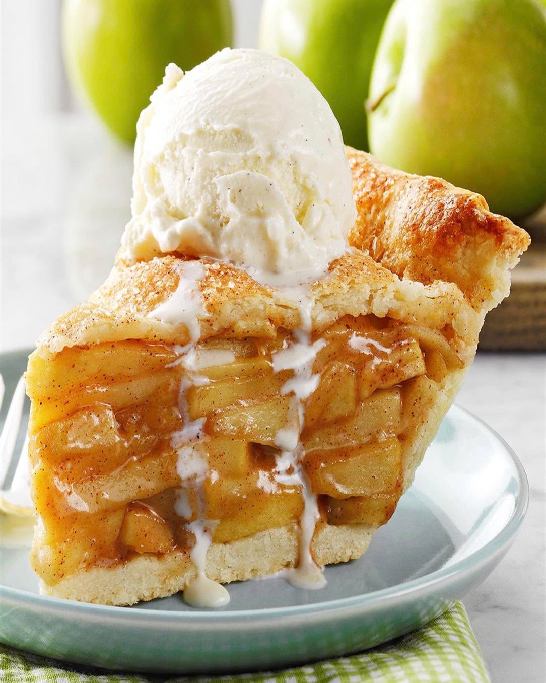 This weekend 10/10 - 10/12
Friday 12-5
Saturday and Sunday 10-6m
Varieties Available
🍎McIntosh
🍏Cortland
🍎HoneyCrisp
🍏 Jonathan
🍎Paula Red
5 Golden Apples Still Out There!
Raffle Baskets🎉 All come with Apples!
Caramel Apples and Pies are Stocked
Sign up for Cider Pick Up Next Weekend this might be our last press of the season.