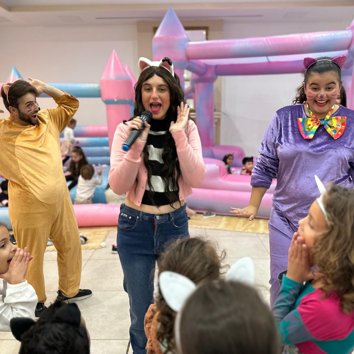 ๐ช๐ฒโ๐ฟ๐ฒ ๐ต๐ถ๐ฟ๐ถ๐ป๐ด ๐ฝ๐ฎ๐ฟ๐๐ ๐ฎ๐ป๐ถ๐บ๐ฎ๐๐ผ๐ฟ๐! ๐
If youโre bubbly, confident, and love performing as kidsโ characters/mascots, we want you! Weekend & seasonal availability (Halloween/Christmas) required. Roles offered to the right candidates. Apply Now!