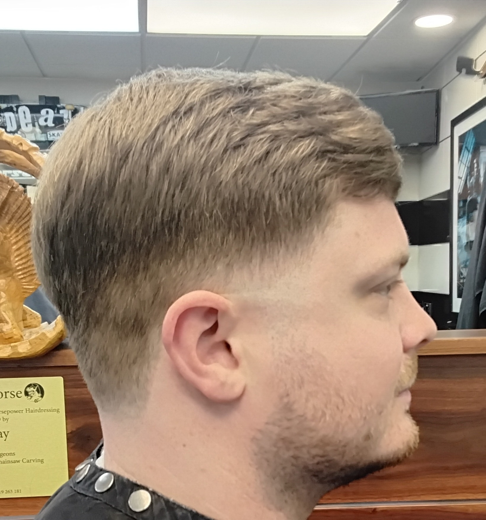 Taper fade for early bird appointment this morning, done by Sarah Pool @sarahpoolstylist.
Happy weekend!
#fade #fadehaircut #barber #love #hair #fashion #mensfashion #mensstyle #uxbridge