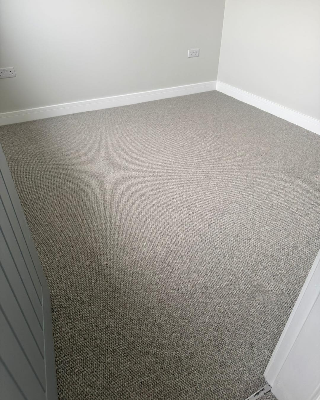 🐏🐏🐑🐑🧶🧶
80/20 wool berber
Fitted to a 3 bed stairs and landing in eccheshall this week
Royal windsor in the colour sable
Jazz underlay
Silver bars
Fitted, tidied and hoovered
Of cuts made into rugs for the customer
