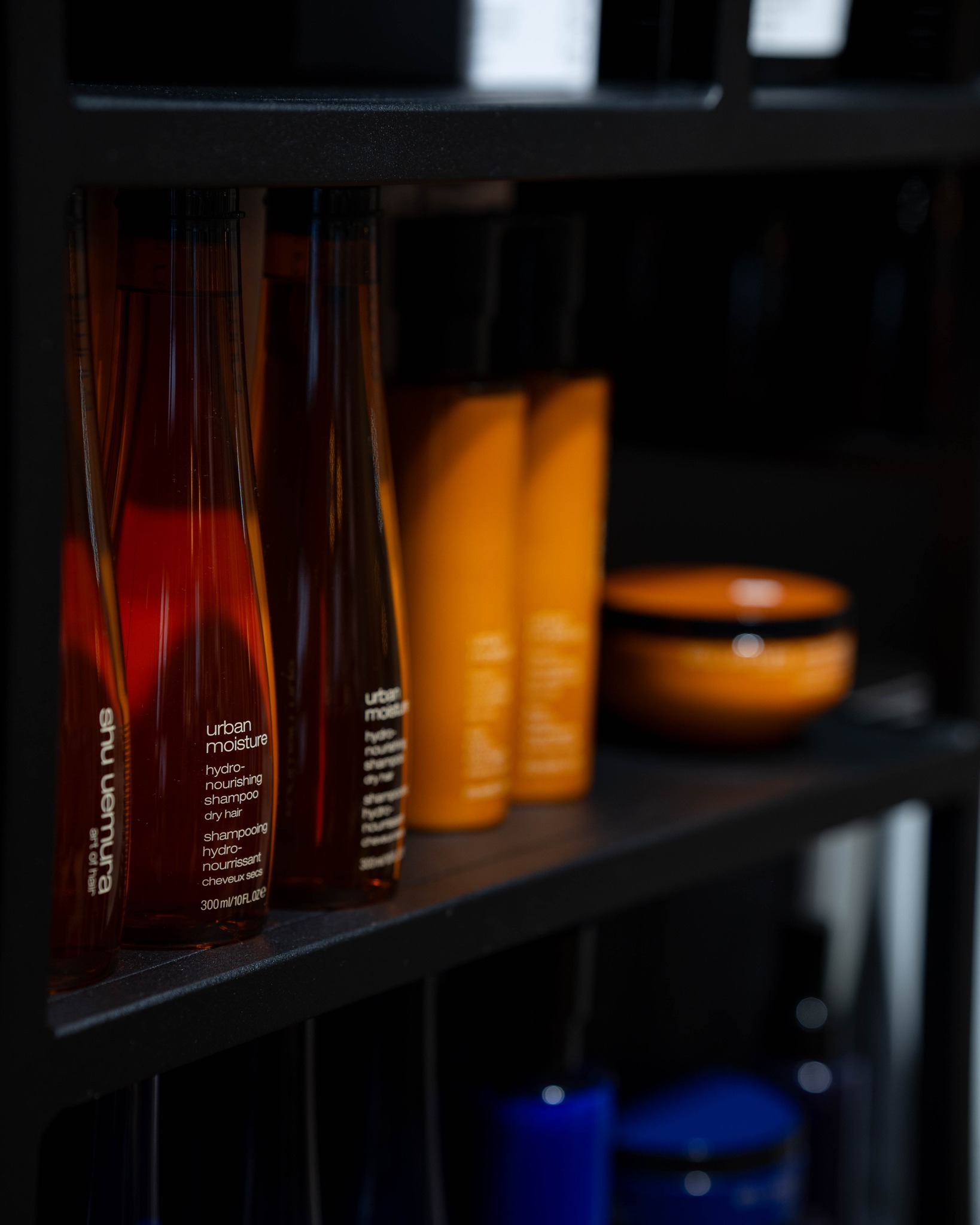 Vos cheveux méritent le meilleur ✨
La gamme Urban Moisture de @shuuemura est pensée pour hydrater en profondeur les cheveux secs, même face aux agressions extérieures (pollution, stress, environnement).
👉🏼 Résultat : une chevelure douce, souple et éclatante, jour après jour.
Retrouvez la gamme dans tous nos salons WILD !
___
#️⃣ : wild coiffeur coloriste, coiffeur normandie, coiffeur picardie, salon de coiffure, shu uemura, urban moisture, soin cheveux
CM & 📸 : @agence.boujoubien