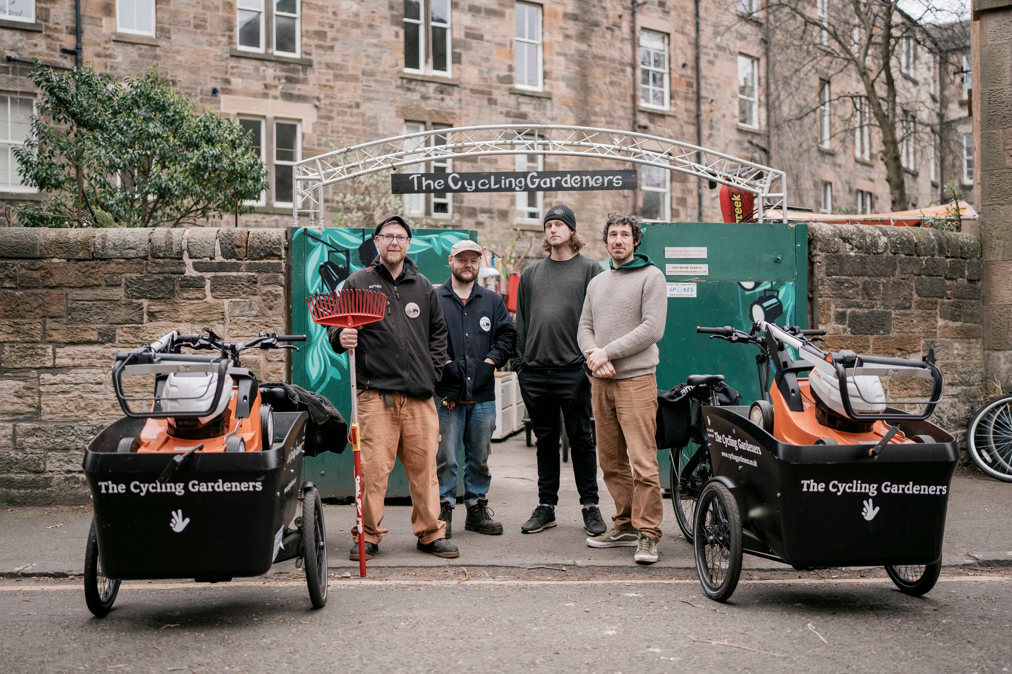 Ready to take on a garden near you! Available for autumn tidy up and winter work.