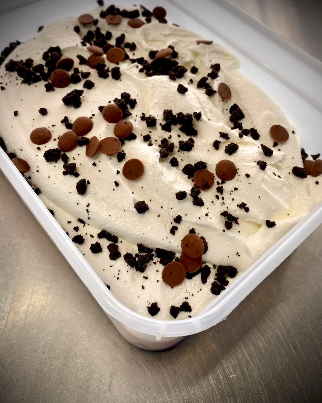 ‼️ TOMORROWS SPARE TUBS COLLECTION BY 12PM ONLY ‼️
As tomorrow is the very last day of the season. The 35 spare tubs up for grabs tomorrow must be collected by 12pm and no later.
If it’s not collected by 12pm these will be sold on again before we close.
Same rules as before -
- one per customer
- if you have ice-cream please leave these for others
- must quote the flavour to us so only call once you’ve seen the post
- post will go live at 10am