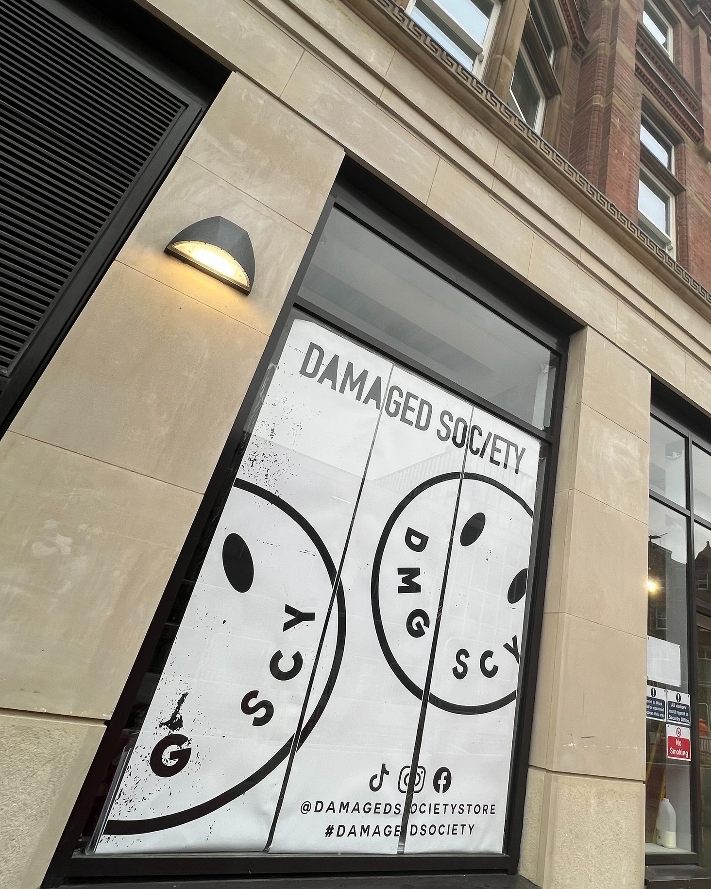 We are looking forward to welcoming a brand new name to the city at Heart of the City - @damagedsocietystore 🥳
The new shop will be located on Pinstone Street and will offer a mixture of fashion items for both men and women. Heart of the City just keeps getting better and better.