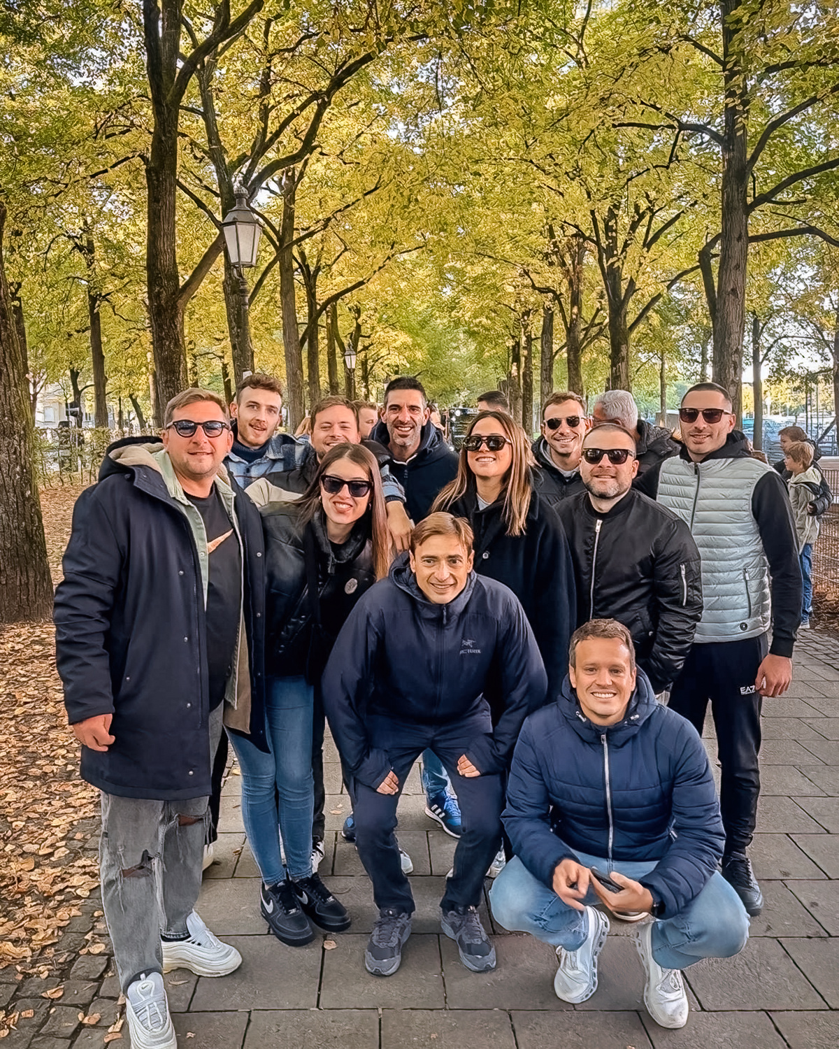 𝟮–𝟰 𝗼𝘁𝘁𝗼𝗯𝗿𝗲 𝟮𝟬𝟮𝟱 | 𝗩𝗶𝗮𝗴𝗴𝗶𝗼 𝗶𝗻𝗰𝗲𝗻𝘁𝗶𝘃𝗲 𝗮 𝗠𝗼𝗻𝗮𝗰𝗼 𝗱𝗶 𝗕𝗮𝘃𝗶𝗲𝗿𝗮
I nostri Area Manager e Junior Manager, insieme a due dei nostri Agenti Generali, Andrea Albertelli ed Emilio Fioruzzi, hanno trascorso tre giornate tra la scoperta di Monaco e l’atmosfera festosa dell’Oktoberfest 🇩🇪🍻
Un’esperienza fatta di sorrisi, brindisi e momenti condivisi, per celebrare insieme i successi raggiunti e rafforzare ancora di più l’unione del nostro gruppo 💪
Ogni traguardo è ancora più bello quando lo si vive insieme❤
#Wearecomoviacecilio #Generalicomoviacecilio #Assicurazioni #Partnerdivita #Piùdiunlavoro #Teamwork