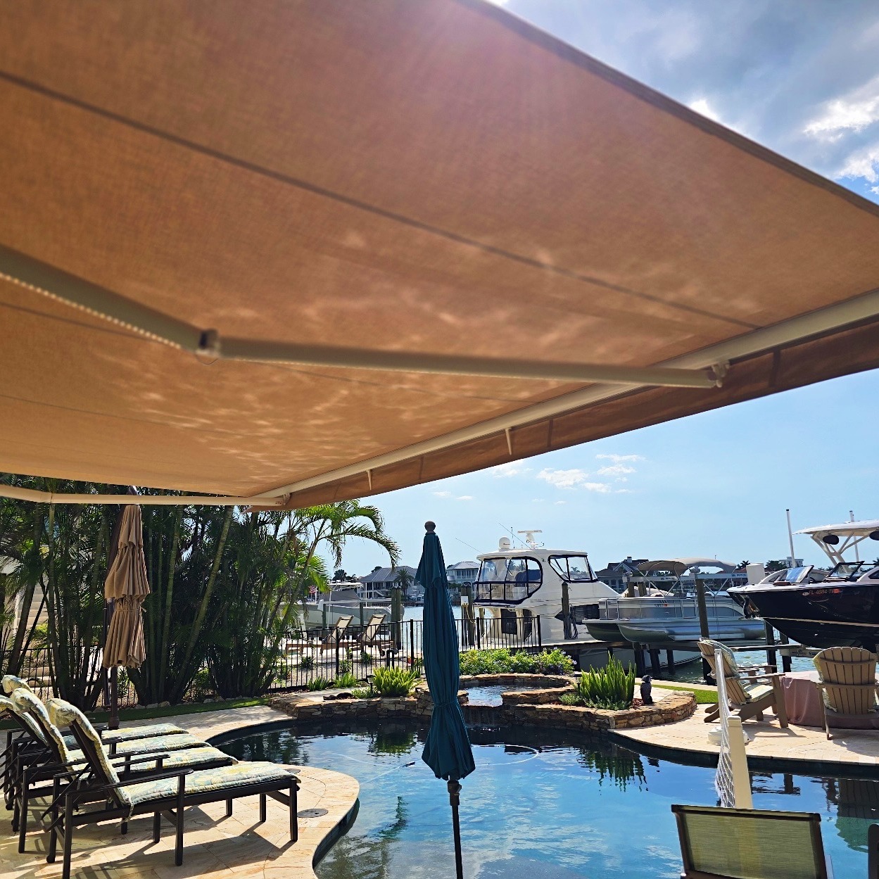 It may be fall but in Florida it is always poolside season!
Ditch the sunburn and relax under a retractable awning.๐
#awnings #ShadeSolutions #shadewithstyle #shadesolution #poolside #pooldecor #pooldeck