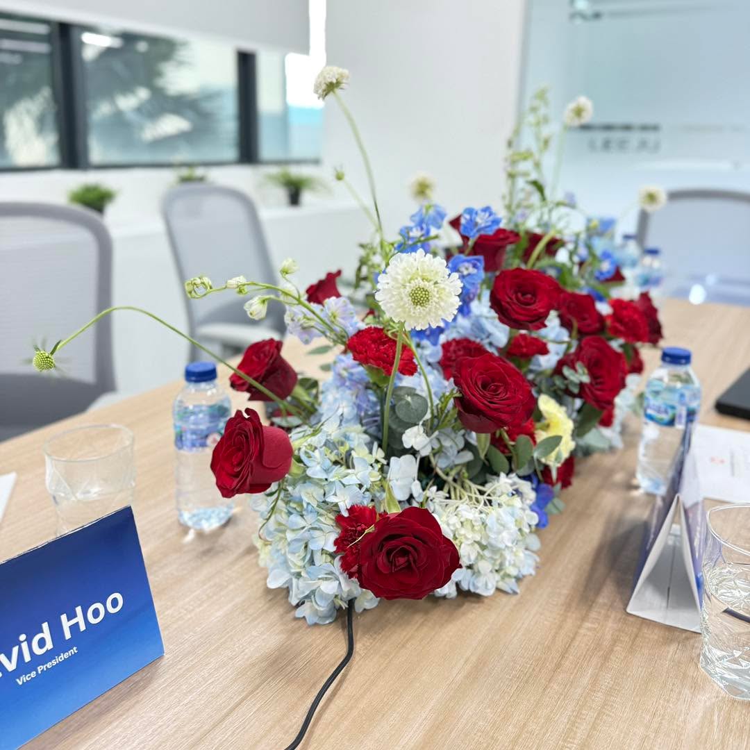 Meeting room flower arrangement
📲 For enquirers and booking:
92712311 (Customer Service)
84086616 (Hui)
96607772 (Chloe)
#event-decoration #sgbirthdayparty #sgeventstyling #partysetup #sgballoons
#singapore #partytime #sgpartyplanning
#sgballoons #balloonsbouque #sgbirthday #eventplanners
#partymastersingapore
