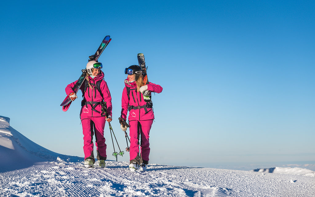 Vi längtar till vinter, berg och äventyr – gör du också det? ❄️🏔
Häng med oss LIVE på söndag kväll kl 20.00 där vi berättar om vinterns resor & kurser, och svarar på dina frågor.
Vi ses digitalt! 💙
🗓️ Söndag, 12 oktober. Kl. 20-21.00.
LÄNK POSTAS I FB-EVENT eller skickas vid förfrågan.
#SystrariBergen #Fjällfeeling #Tjejresor #LiveEvent #Vinterinspo #bergenkallar