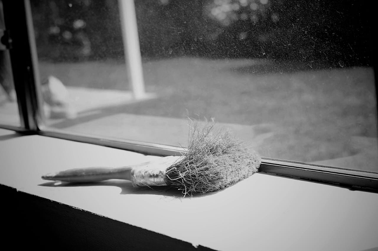 🤔If this old paintbrush could talk… oh, the stories it could tell!
What do you think it would say first?