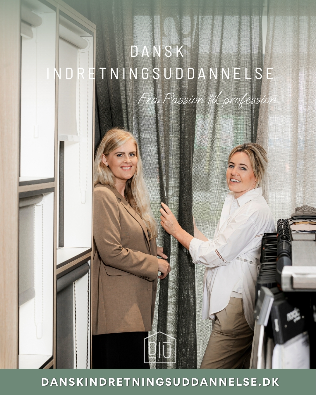 FRA PASSION TIL PROFESSION
Mange starter med en kærlighed til indretning – en passion for farver, stemninger og det æstetiske samspil mellem rum og mennesker.
Men at gøre passionen til en profession kræver mere end god smag. Det kræver viden, metode, teknisk kunnen og evnen til at skabe løsninger, der både fungerer og begejstrer.
Hos Dansk Indretningsuddannelse lærer du at arbejde professionelt med indretning. Du bliver undervist af erfarne undervisere og indretningsarkitekter og lærer at skabe funktionelle, gennemførte og smukke rum, der matcher kundens behov.
Og det stopper ikke der. Mange af vores certificerede indretningsarkitekter og boligstylister samles under ét tag og går direkte videre til at arbejde i Indretningshuset – et landsdækkende indretningsbureau, skabt af Sisse Bach og Louise Bennedsen.
Det betyder, at din rejse fra passion til profession ikke bare er en drøm – men en realistisk vej.
Hos os kan du tage springet fra at elske indretning til at leve af det.
Tilmeld dig i dag – start i morgen.
Du kan tilpasse studiet til din egen hverdag.