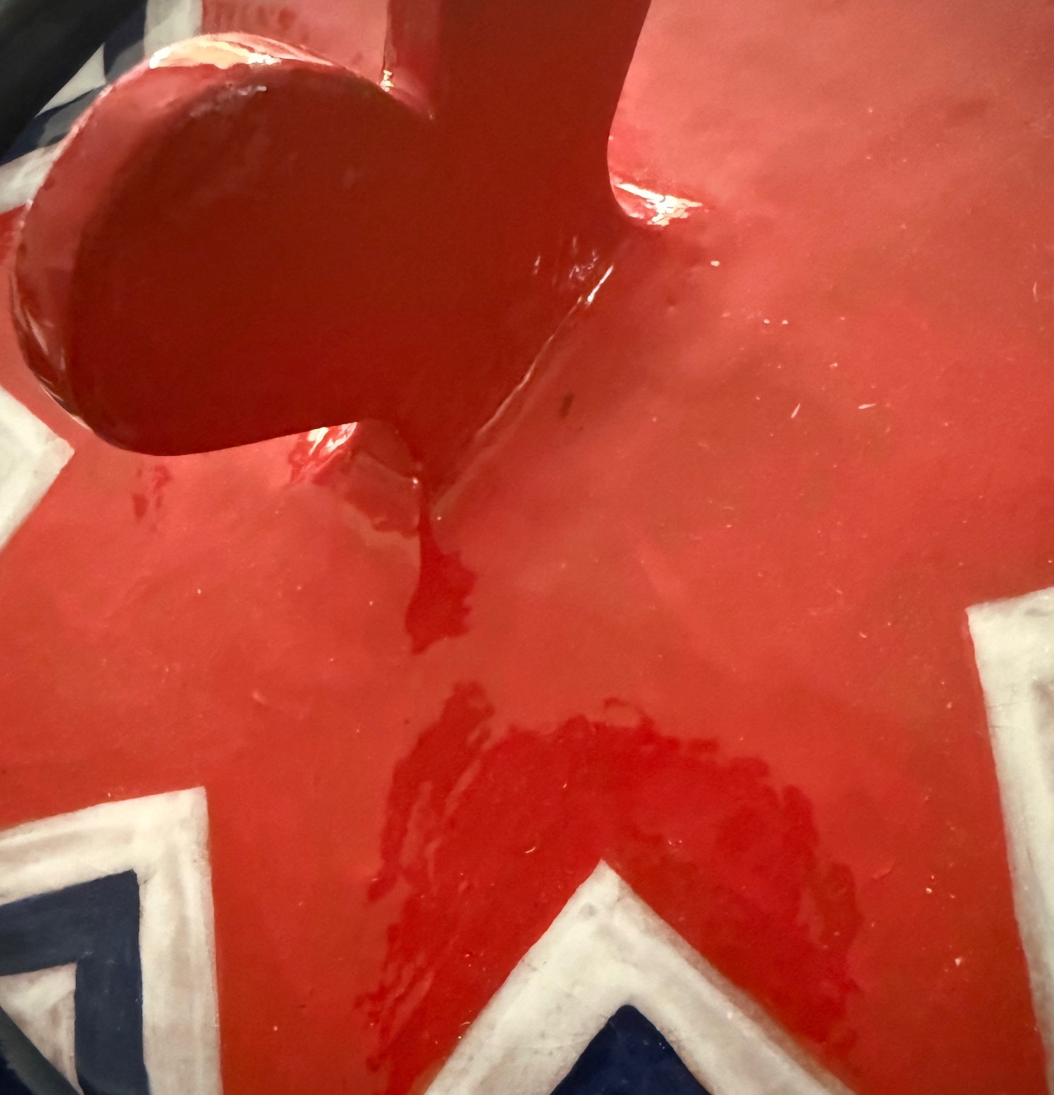 What does sustainability feel like in your hands?
As part of her WATERFRONTS residency with @latra.gr, Aspasia Gianneta transformed conversations about climate change into tactile clay sculptures. Vessels draws inspiration from the island’s coastlines, and the lived experiences of Eressos residents facing long, dry summers.
The project bridges art, and mental well-being, reminding us that creativity can be a healing act against eco-anxiety. Each sculpture embodies balance, containment, and collective care.
Art as resilience. Clay as witness. Water as teacher.
#CreativeEurope #Waterfronts #LATRA #Lesvos #eresos #Greece #EcoAnxiety #CultureForClimate #SociallyEngagedArt #EcoResilience #CoastalCommunities #sdgs