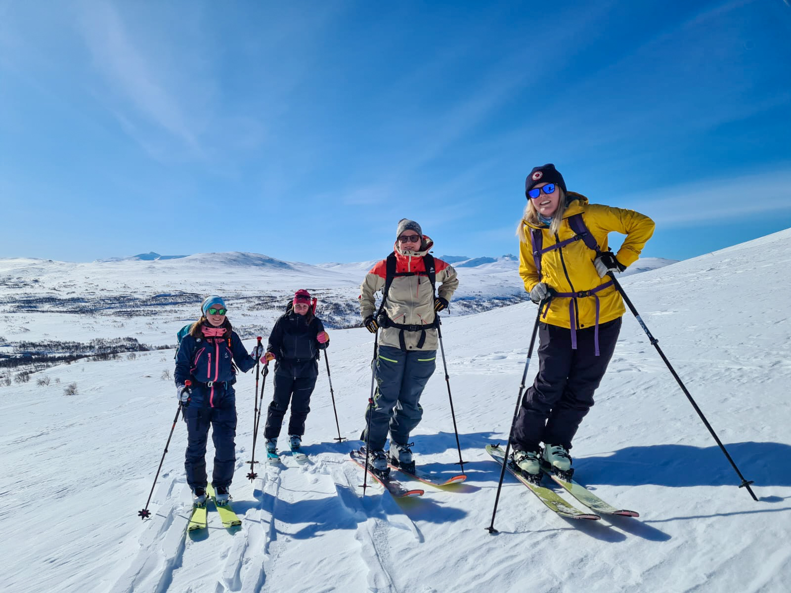 Upplev topptur i Skandivanien, vi guidar alla nivåer. För privata förfrågningar premierar vi alltid kvinnliga guider. 💗❄️🦋
Skicka DM eller maila direkt hej@systraribergen.se. Vi hoppas få träffa dig i vinter! 💙
Platser: Åre, Riksgränsen, Abisko. Övriga orter efter förfrågan.
✨
#systraribergen #topptur #skitouring