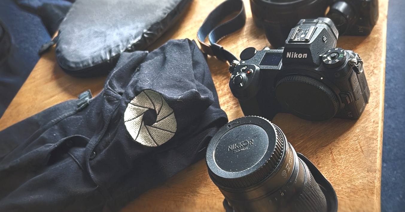 Weet jij welke camera wij gebruiken tijdens een shoot? Lees er meer over in onze nieuwe blog via de link in de bio!