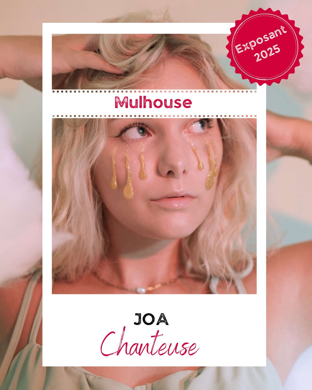Joanna alias @joaa_music, c’est une voix, une émotion, une présence.
Chanteuse passionnée formée à l’École de la Voix, elle mêle variété française, pop internationale et l’univers féérique des chansons Disney, pour faire vibrer toutes les générations.
Que ce soit pour une cérémonie, un vin d’honneur ou un apéritif, JOA crée une atmosphère élégante, douce et pleine de magie.
🎶 Son univers ? Perfect d’Ed Sheeran — romantique, intemporel et profondément sincère.
Ses conseils aux futurs mariés :
✨ Faites un mariage qui vous ressemble.
💫 Prévoyez des instants calmes pour savourer le moment.
💖 Cherchez l’émotion, pas la perfection.
Pour elle, le Wild in Love, c’est avant tout la magie — celle des rencontres, des émotions et des instants partagés.
📍 Retrouvez JOA les 18 & 19 octobre à la Cité du Train de Mulhouse.
🎟️ Billetterie : www.wildinlovefestival.com