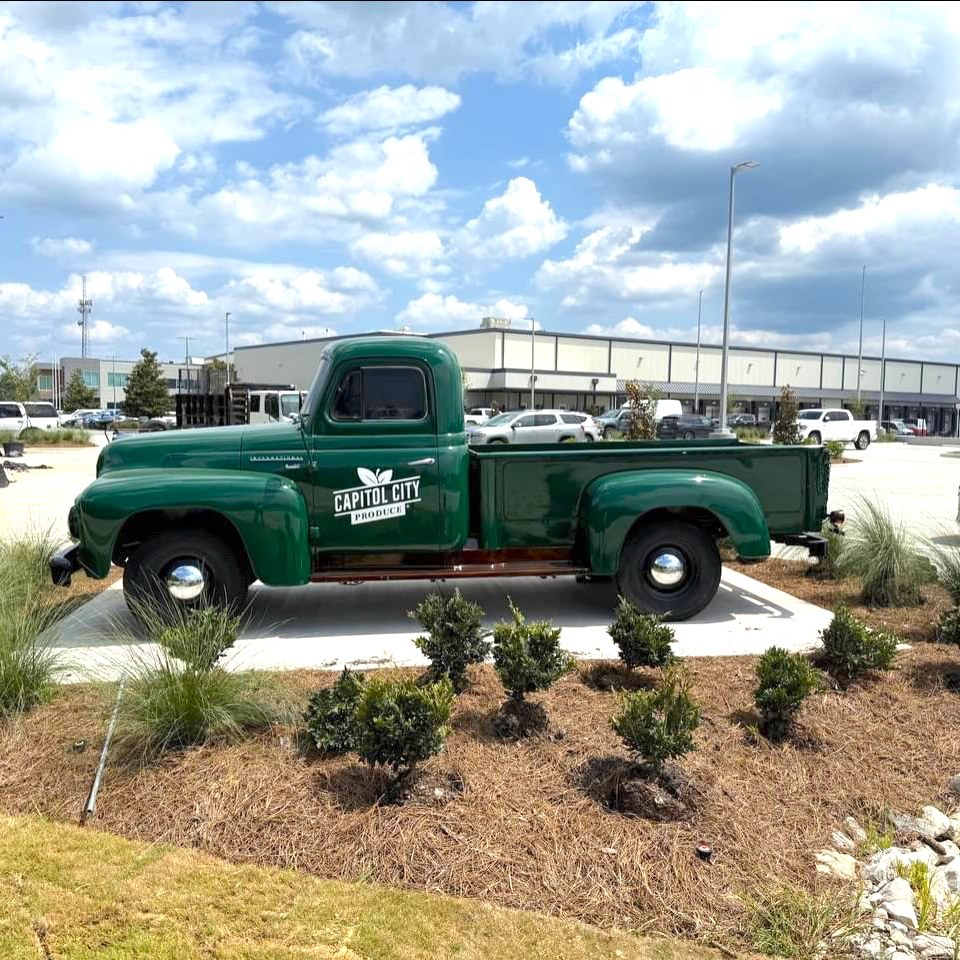 Did you know nearly 40% of food in the U.S. goes to waste while 1 in 4 East Baton Rouge residents struggles with food insecurity? At Three O’Clock Project’s Rescue Kitchen, we’re closing that gap by turning unwanted food into nourishing meals with the help of our Hunger Hero partners like @capitolcityproduce.
📢 Attention Farmers, grocers, and restaurants...Call us before tossing food out, we'd love to work together to fight hunger.
#NoFoodLeftBehind #batonrouge #rescuekitchen