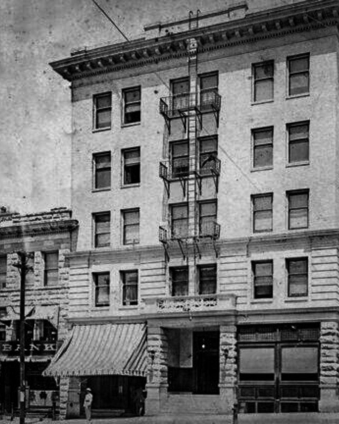 THEN & NOW — The Timeless Mizpah 🏨
From the dust of the Wild West to modern-day marvel, the Mizpah Hotel has stood tall through it all. 💫
📸 Swipe through time to see how this iconic Tonopah treasure has transformed — yet never lost its soul. Whether you’re here for the haunted history, luxurious stay, or just a peek into the past, there’s always a story waiting behind these walls. ✨
Still standing. Still stunning. Still Mizpah.
#MizpahHotel #ThenAndNow #HistoricHotels #NevadaHistory #TonopahNV #WesternCharm #GhostStories #RestoredBeauty #OldMeetsNew #TimelessTravel #VintageVibes #HeritageHospitality