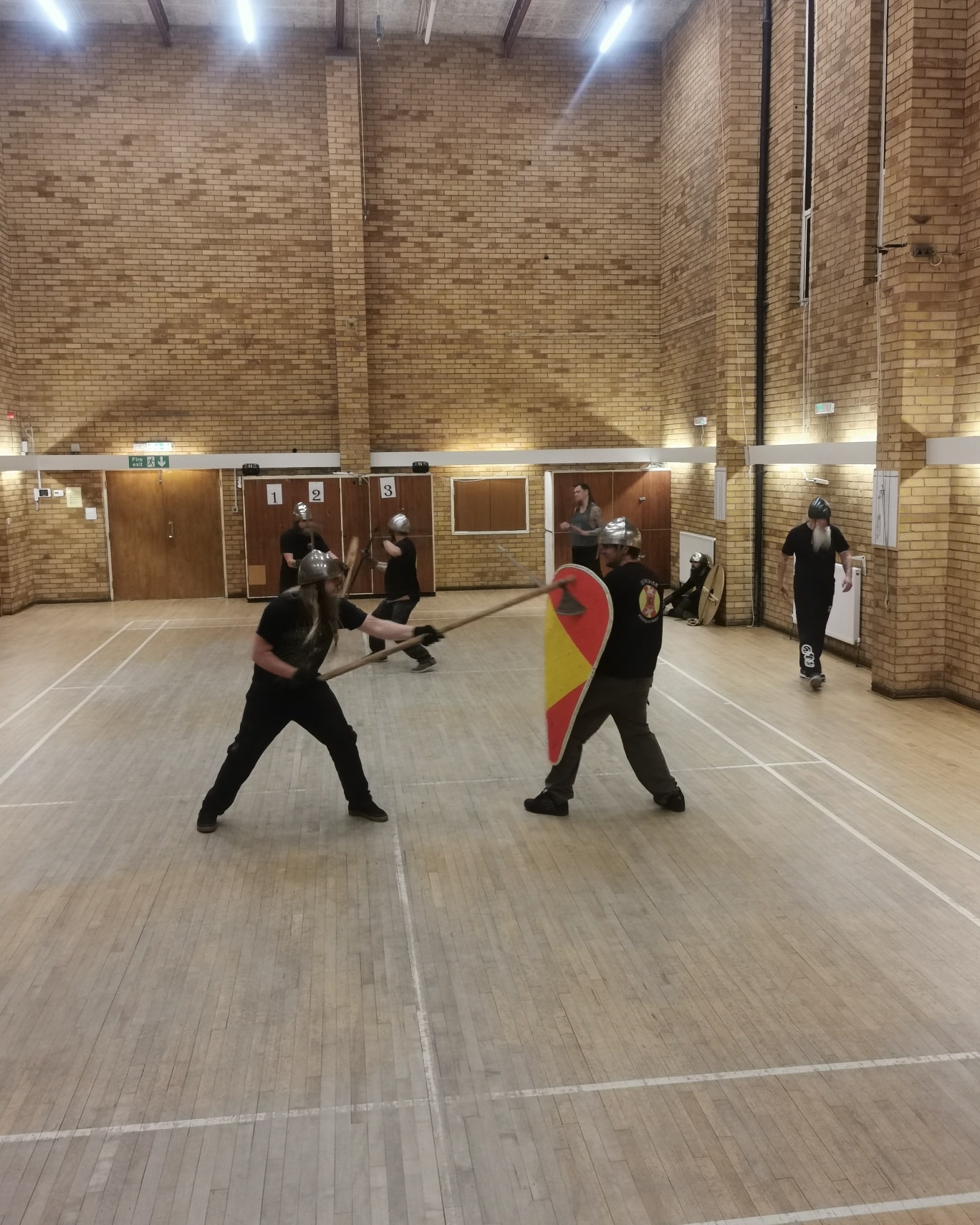 Last training done✅
The Saxons are ready for the Battle of Hastings this weekend Battle Abbey — look out Normans! ⚔️🛡️
#hastings #battle #battleabbey #haroldgodwinson #1066 #norman #saxon #angloesaxon #vikingreeenactment #livinghistory #saxonwarrior #SaxonVsNorman
#NormansVsSaxons #KingHarold
#WilliamTheConqueror #MedievalBattle I
#ReenactmentLife
#HistoryReenactment. #ReenactorsOfInstagram
#MedievalReenactment #HistoryAlive
#LivingHistoryUK #englishheritage