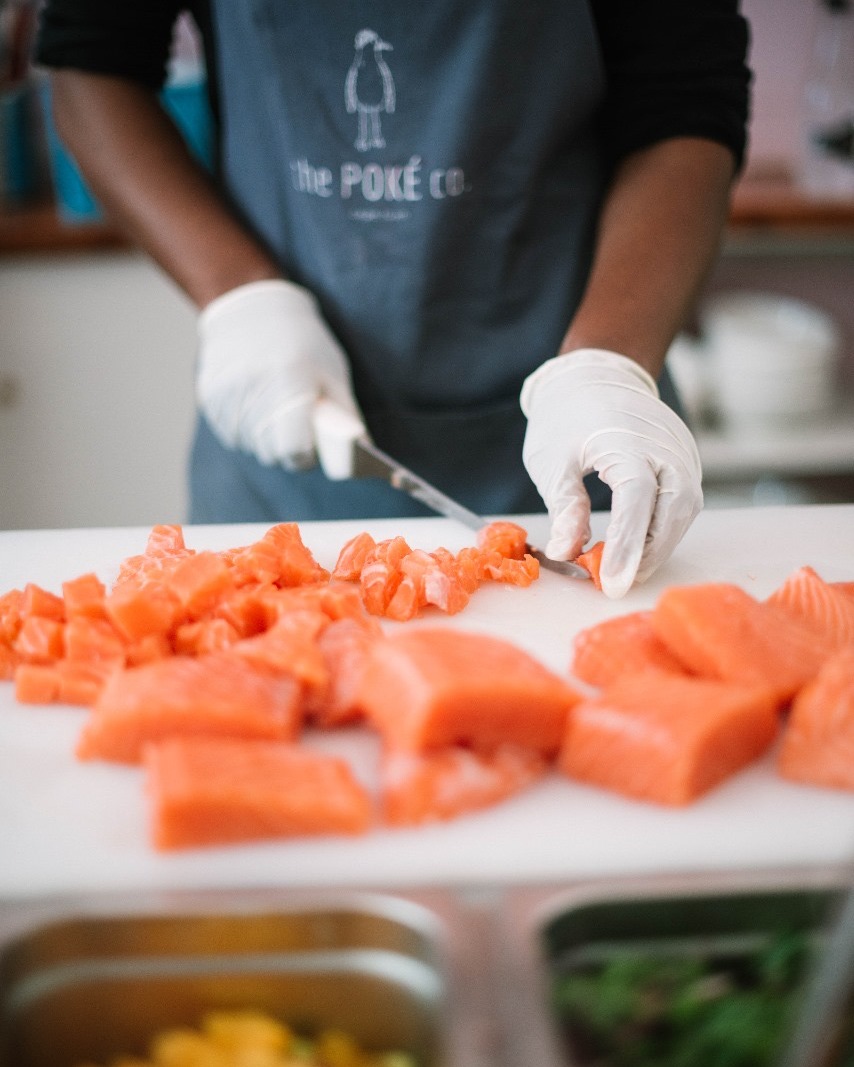 Hand-prepared Norwegian salmon, crafted fresh for every bowl. 🥢
#thepokeco #capetownrestaurants #healthyliving