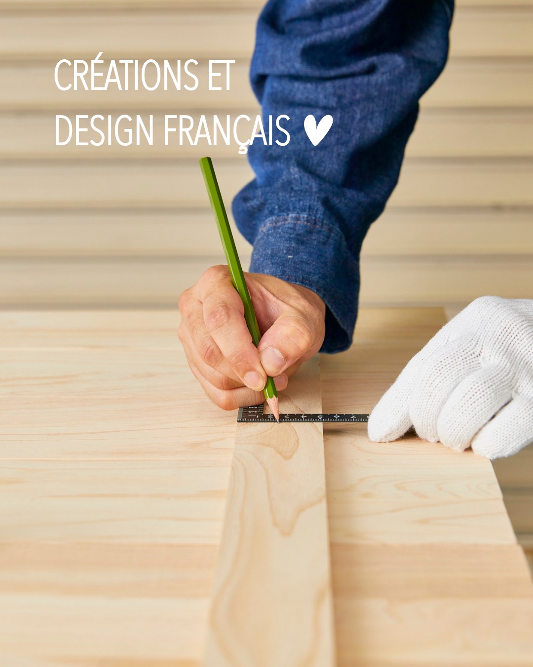 Théo Bébé, c’est avant tout une histoire de créations et de design français 🇫🇷🤍
Tout commence avec 3 entrepreneurs français installés en Asie à la fin des années 90. Après des années dans le commerce, le bois et le meuble, ils décident en 2014 de recréer la marque Théo et de reprendre une manufacture de meubles pour bébé, alors sur le point de fermer.
Leur objectif ? Préserver un savoir-faire unique et proposer des meubles durables et sûrs pour les tout-petits.
De cette vision, est née l’idée de meubles pas comme les autres :
🌿 Durables, fabriqués uniquement avec des matériaux naturels et recyclables, pour durer plusieurs années.
🌿 Sûrs, pensés pour protéger la peau fragile de bébé et respecter les normes de sécurité.
🌿 Éco-responsables, pour réduire l’impact environnemental et offrir une alternative aux meubles polluants.
🌿 Design et pratiques, pour accompagner les parents et s’intégrer harmonieusement dans la maison.
Aujourd’hui, Théo-Bébé est accessible partout en Europe et continue de porter fièrement le style et le design français dans le monde entier 💛
👉 Retrouvez tout l’univers de la marque sur : www.theo-bebe.fr
#théobébé #meublesbébé #durable #ecoresponsable #designfrançais #mobiliernaturel