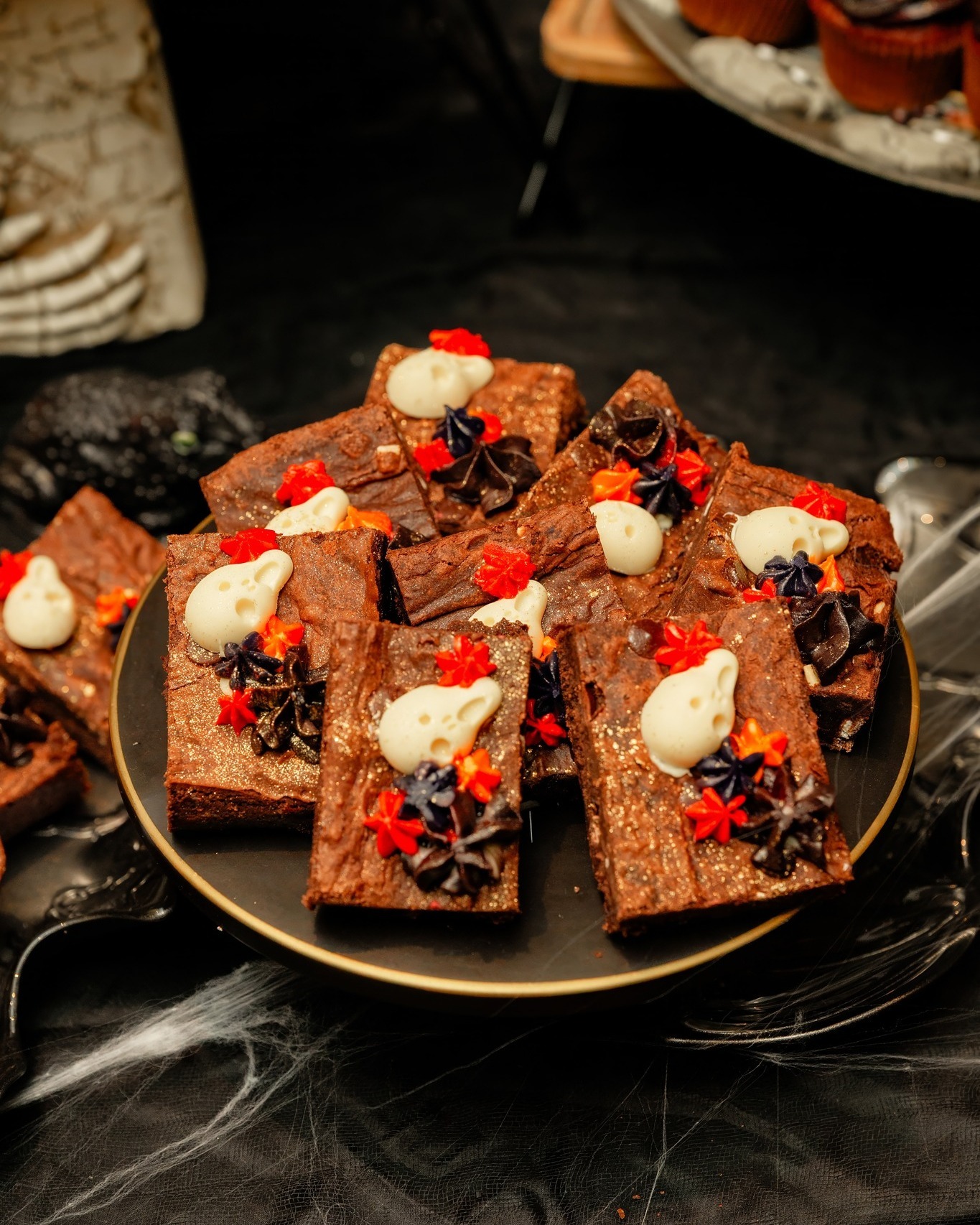 🧁 Check out these stunning brownies and cupcakes fro@bestbitsbakery 🎃
We gave them the brief: make them creepy but delicious, and they absolutely delivered — literally! They even dropped them off at the event with plenty of time to spare.
We tried the brownies ourselves, and let’s just say… they were amazing! 😋
We highly recommend Best Bits Bakery for anyone looking for show-stopping treats that taste as good as they look.
#BlindTigerEvents #BestBitsBakery #HalloweenTreats #EventCatering #SpookyAndDelicious #CakesAndBrownies