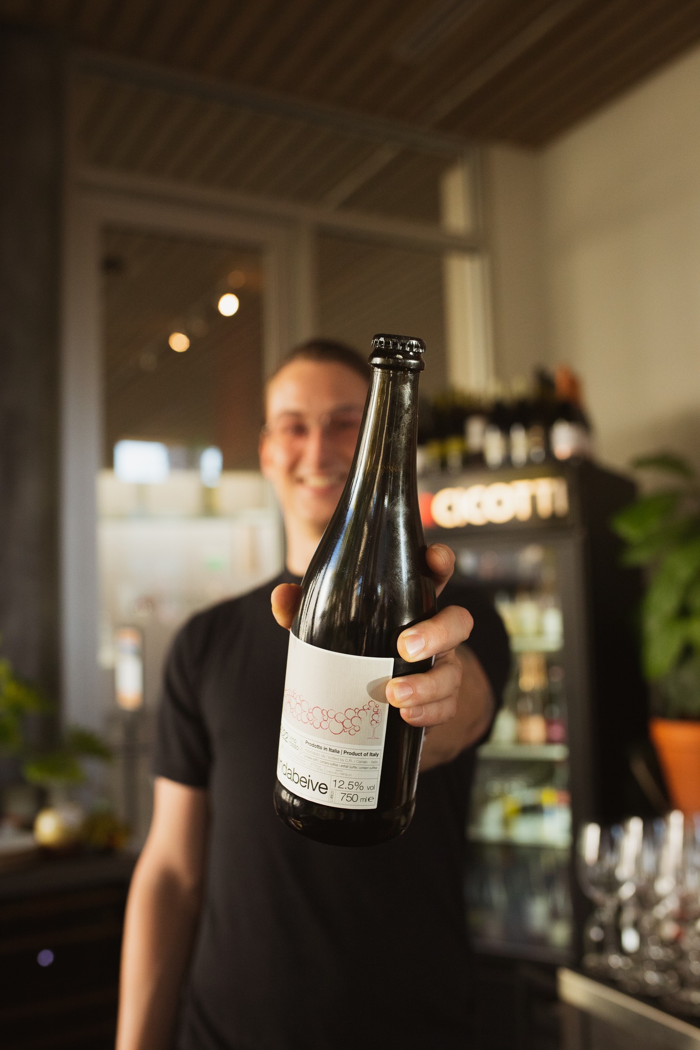 Happy Friday!
Come see what Asher is pouring!
📸 @kristinkins