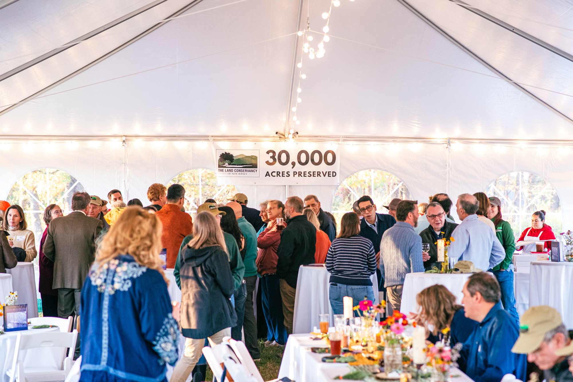 Last week we celebrated 30,000 acres preserved with a very special farm-to-table dinner at South Branch Preserve. Thanks to everyone who make this special event possible, and the supporters and partners who joined us in celebration. Andrea from The Artist Baker prepared a delicious meal using organic produce grown on site by City Green, and Man Skirt poured refreshing, locally sourced brews. We revisited the history of our most active preserve and unveiled some exciting plans for the future! Stay tuned for details...
📸 @robyaskovic
