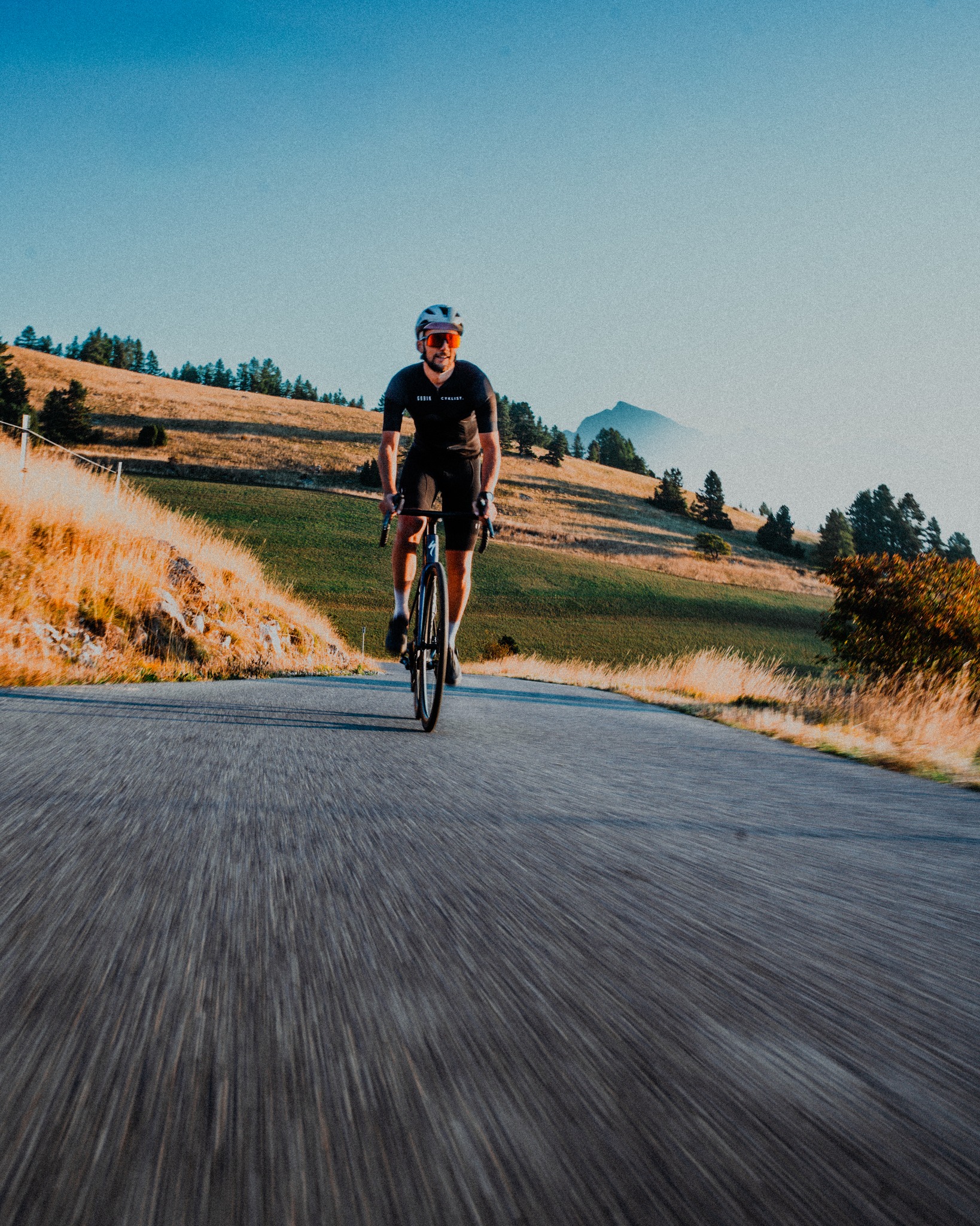5,98... Le vélo de série le plus léger jamais conçu, à la recherche de la conduite parfaite pour toujours plus de cyclistes. L'Aethos 2 à l'assaut des belles routes gapençaises !
A découvrir chez Cyklist ⚡️
#specialized #aethos #cyklist | @specialized_fr