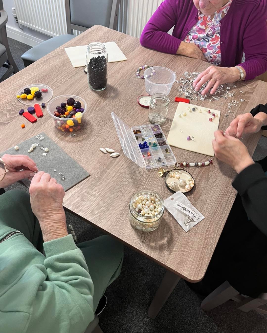 This Wednesday we visited these lovely ladies at Westfield community group centre for an afternoon of jewellery making 🥰