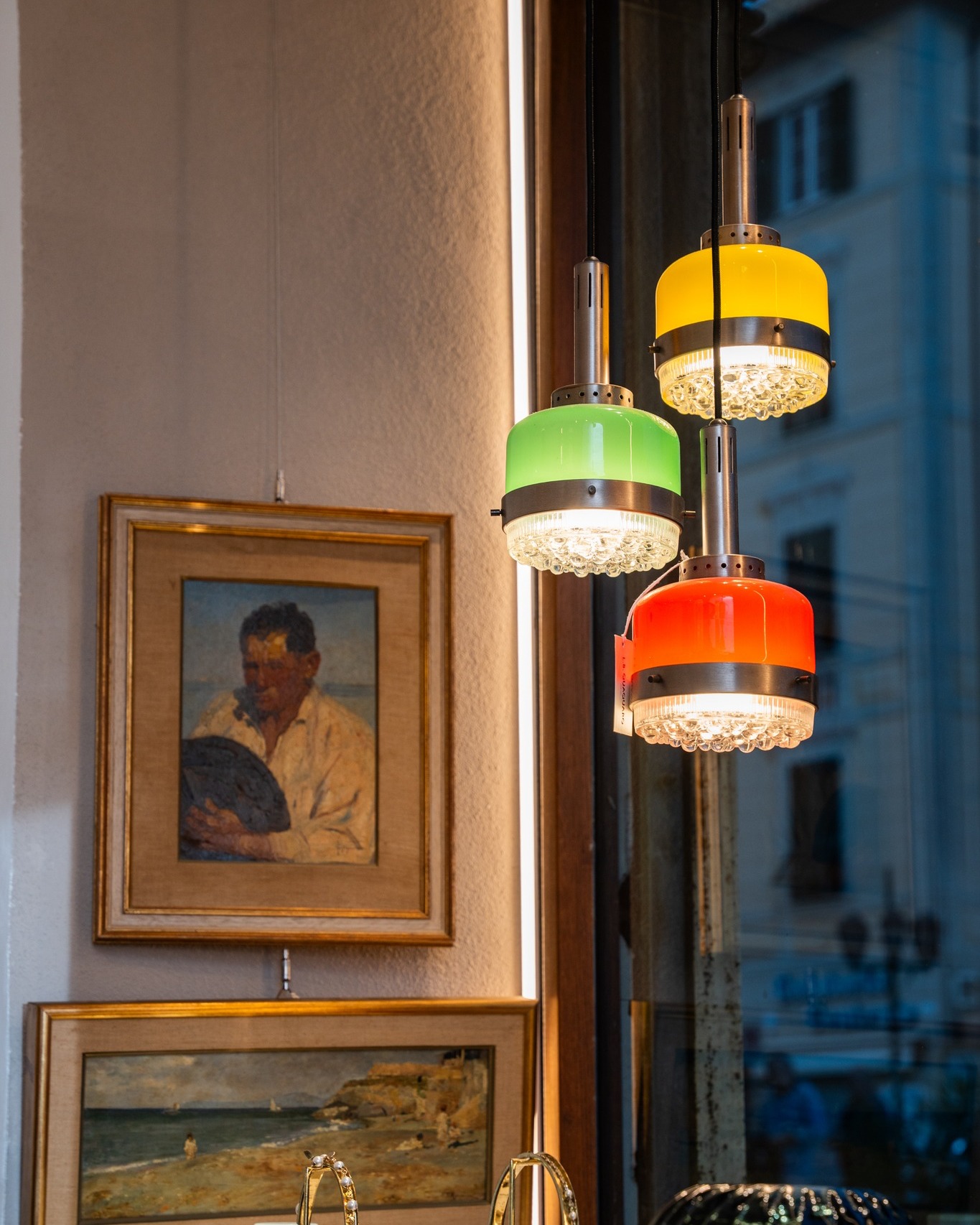 Lasciati ispirare da suggestioni e luci che conferiscono carattere e profondità ai tuoi spazi.
Let yourself be inspired by moods and lights that give character and depth to your spaces.
#LBQuaquaro
#fineartboutique
____
#antiques #vintage #santamargheritaligure #sml #genova #liguria #italy #homedecor #design