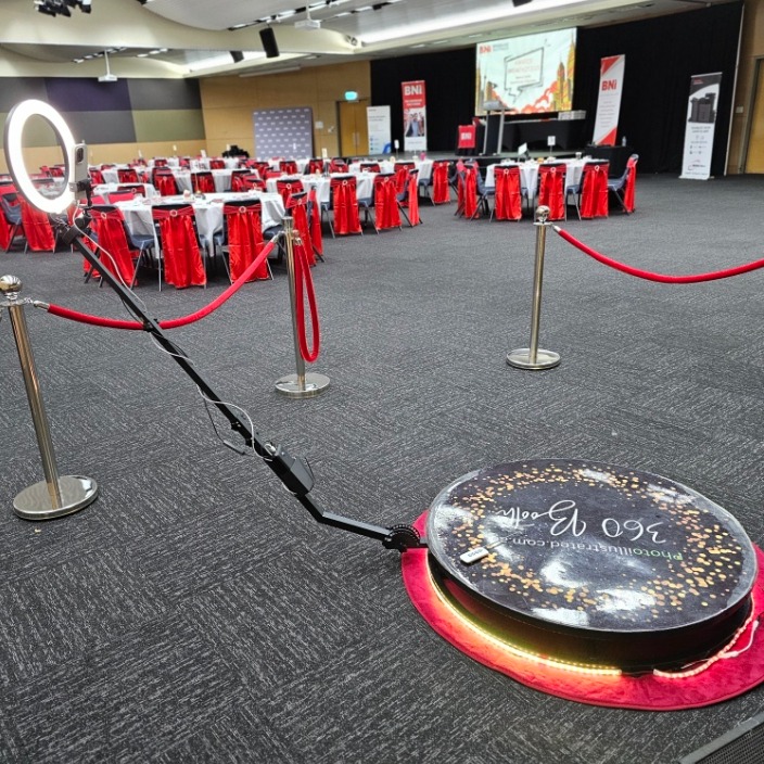 💼✨ BNI Brisbane Southside Awards — what an incredible evening!
Great people, great energy, and our 360 Booth bringing the WOW factor! 🎥💫
From business owners connecting to teams celebrating their achievements — everyone had an amazing time! 🙌
Our 360 Booth created amazing videos with special effects and cutomised branding.
📱 Instant videos sent straight to guests’ phones
📤 All event videos shared via link to the host after the night
🔥 The perfect feature to make any corporate event, awards night, or gala unforgettable!
#Photoillustrated #BNIBrisbaneSouthside #360Booth #CorporateEvents #EventEntertainment #BusinessNetworking #AwardsNight #BrisbaneEvents #EventWowFactor #BrandActivation #EventProfessionals #PhotoBoothFun #corporatevent #corporateideas #photoboothcorporate #corporateevents #photoboothhirebrisbane #brisbanephotoboothhire #BNI #localbusiness #BTP #events #eventhire www.photoillustrated.com.au