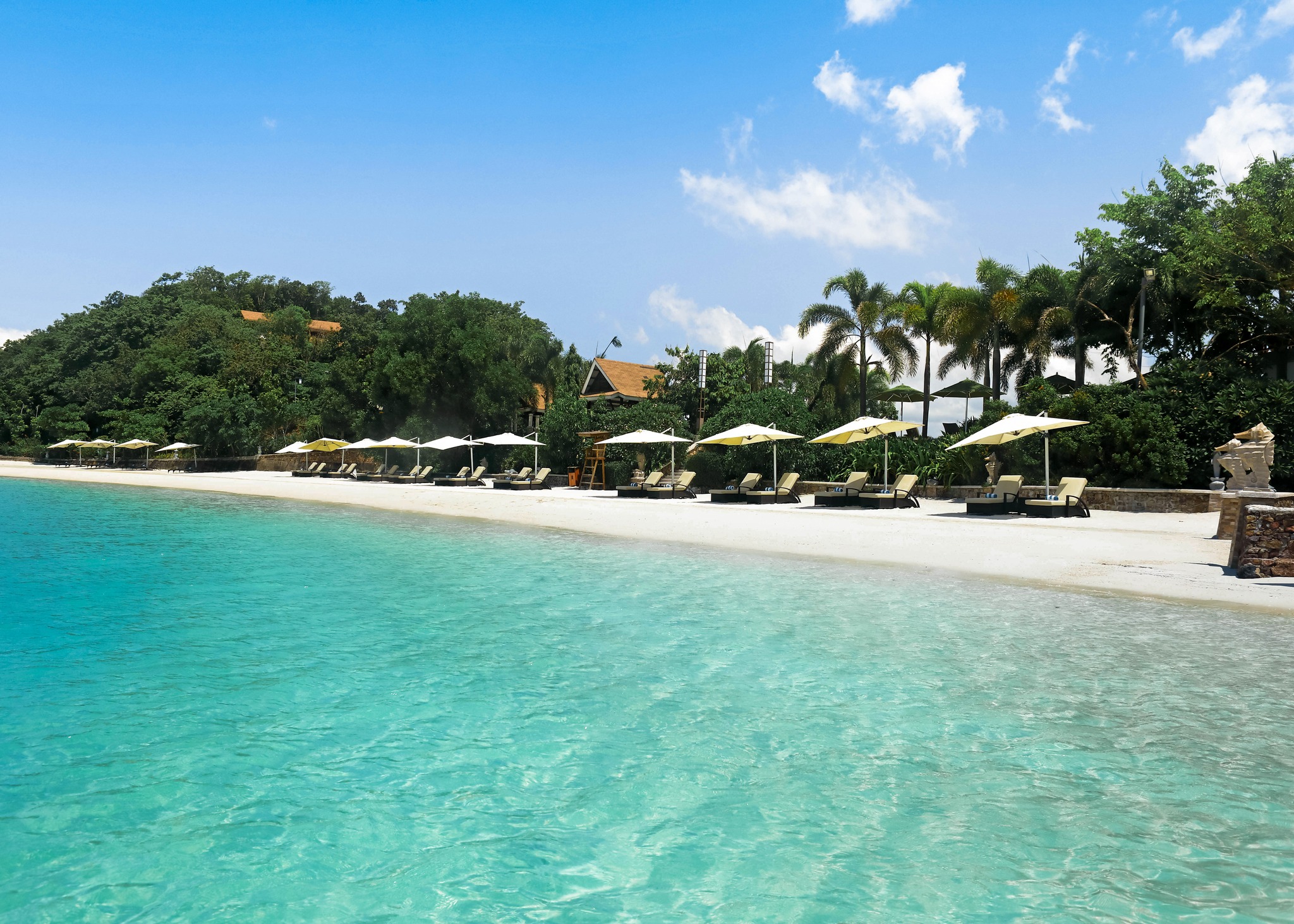 Experience the calm of exclusivity on our pristine beaches at SETIR. Savor the stillness of the shore, the thrill of island adventures, and the comfort of knowing it’s all yours to enjoy. 🌊
sunlighthotelsandresorts.com/setir
#DoseOfSunlight #Travel #Palawan #Philippines