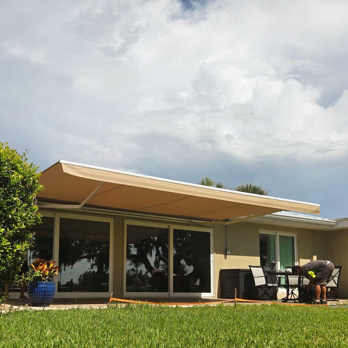 Views from under this retractable awning. This could be you with one phone call to us.
#AwningDesign #SunbrellaFabrics #Awnings #RetractableAwnings #PatioAwnings #CustomAwnings #CommercialShading #SunProtection #HomeShading #ShadeExperts #TampaBayHomes #TampaLifeStyle #TampaBaySmallBusiness #FloridaContractors #TampaBayDesign #MadeInFlorida #TampaDesignScene #TampaBayLuxuryHomes #SupportTampaLocal #TampaBayExteriorDesign #PatioVibes #ExteriorDesign #LuxuryLiving #ModernHomeDesign #HomeDecorInspo #HomeDesignGoals #ArchitectureLovers #DesignInspo #CustomDesign #DreamHome