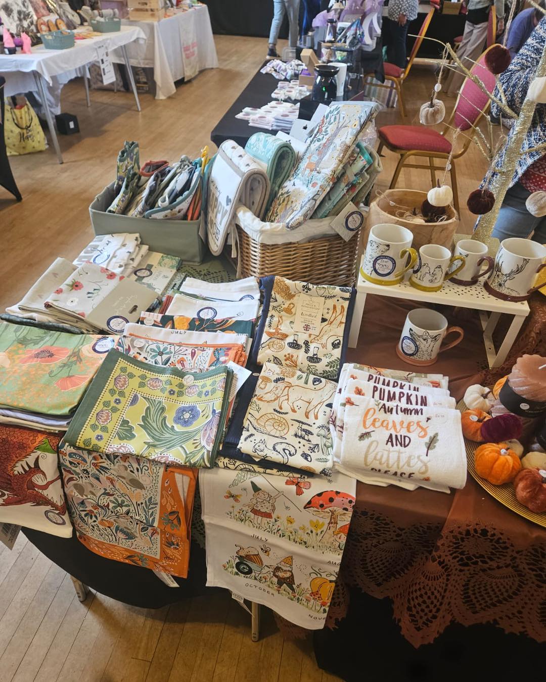 Donโt miss our MND fundraiser stall at the Pop up Shop event in Cowbridge Town Hall on Saturday 18th and Saturday 25th October.
Lots of lovely Autumn decorations and gifts on sale as well as many other lovely traders ๐