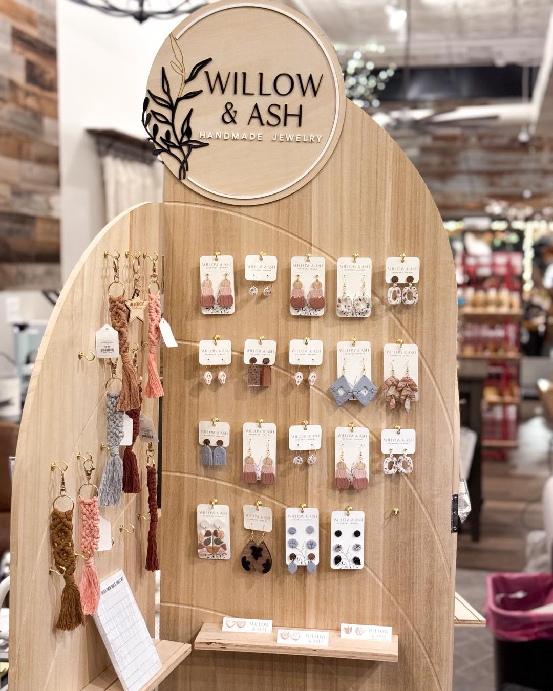 ✨ New Willow & Ash Earrings are here! ✨
It’s been a busy month, but I finally finished up a fresh batch of handmade clay earrings — including some super cute fall designs 🍂 Each pair is made by me(Delta), with love and a touch of cozy autumn style.
Stop in to check them out before they’re gone — these never last long! 🤎
#WillowAndAshDecor #HandmadeEarrings #ClayEarrings #FallAccessories #ShopLocal