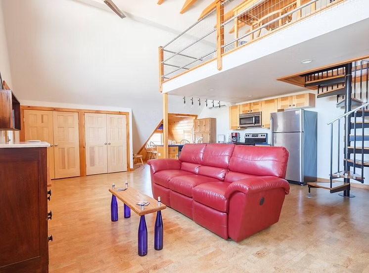 Di you know there's a loft above Windham Mountain Outfitters that you can rent on AirBnB?
This is a unique, modern, open-air loft apartment in Windham, NY conveniently located 1 mile from Windham Mountain Resort, seconds from the Wylder event venue, minutes from great mountain biking and across the street from the Windham Country Club golf course. The loft is spotlessly clean, welcoming and fun. You can't help but smile when you enter the space! The Windham Loft is walking distance from several restaurants and bar, and right upstairs from our shop and Higher Grounds!
Check it out! www.windhamoutfitters.com/accommodations