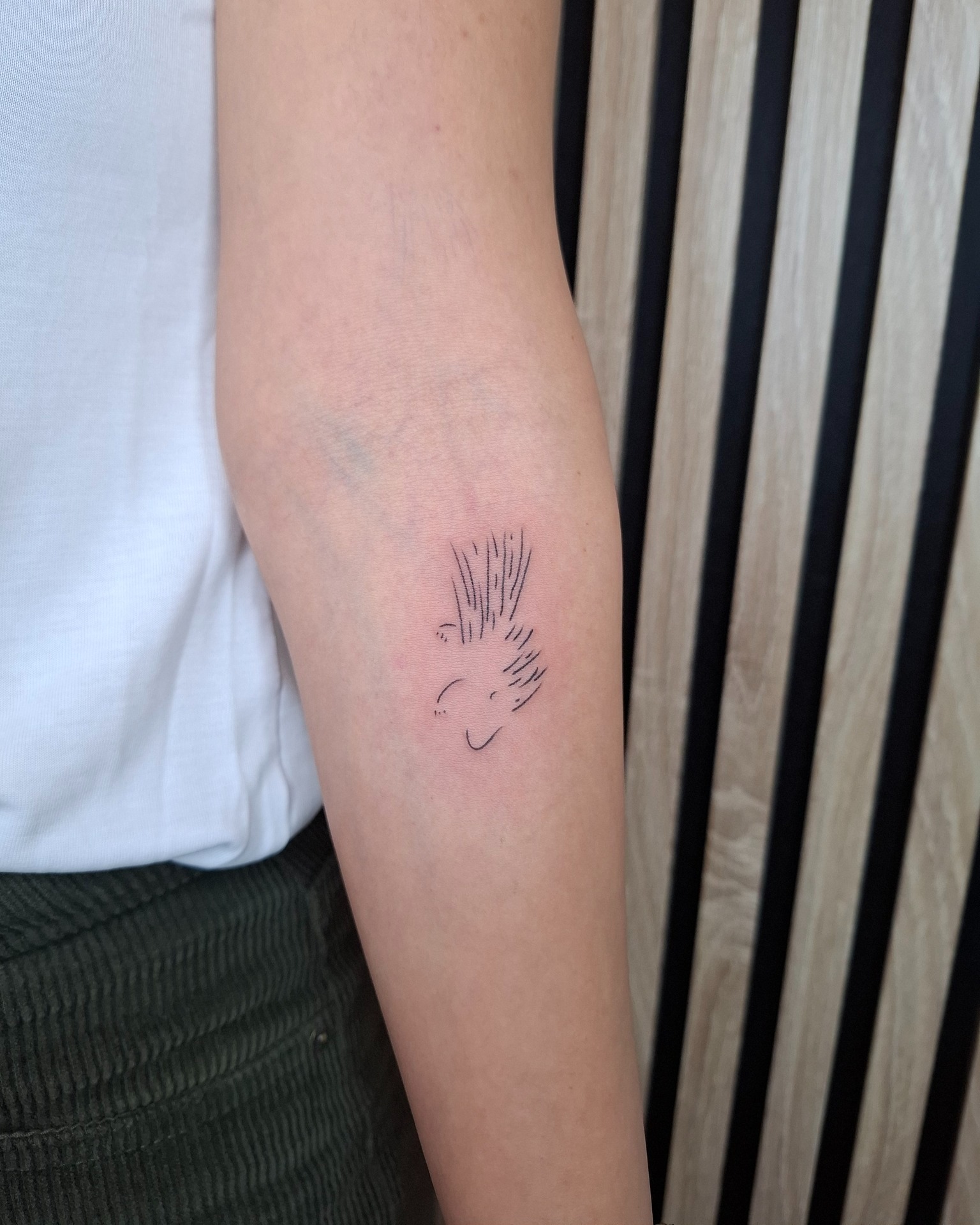 A little abstract magic — can you spot the porcupine? 👀🦔 by @luneink
Minimal lines, maximum personality ✨
Sometimes the best tattoos make you tilt your head and smile.
Done at @thelostoasistattoo
✨ Want ink like this? 👉 DM @luneink or email luneink.info@gmail.com
to book your spot! ✉️
🎃 Our Halloween Flash Day is creeping closer — join us on October 31st for spooky flash designs, sweet treats, and a cozy open-door vibe you won’t want to miss 👻🍬