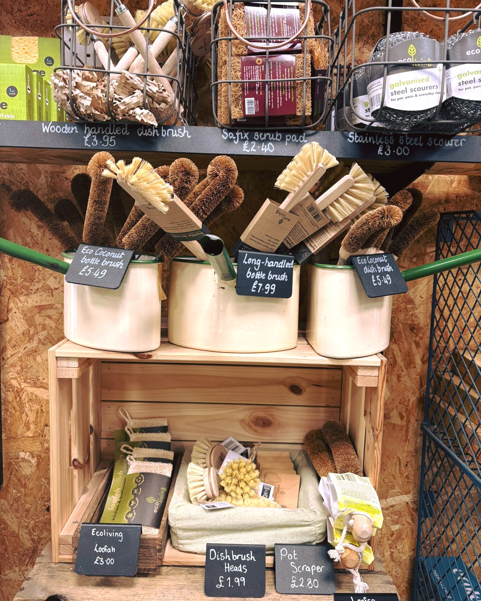 We've had a restock on @ecolivinguk cleaning supplies which means the beloved bottle brush is back in stock too!
Come and get yours.