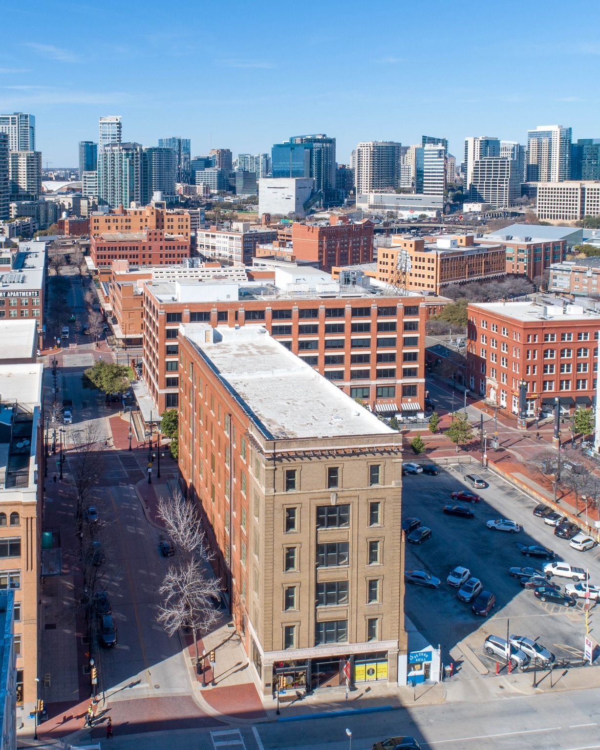 The Purse Building: Where Dallas History Lives On
In 1905, when Elm Street buzzed with horse-drawn carriages, the Purse Building opened its doors as a proud symbol of progress. Over a century later, its red brick and windows still tell Dallas’s story of resilience and reinvention.
✨ Discover how history meets opportunity inside these walls.
➡️ Learn more — tap the link in bio.
#PurseBuildingDallas #DallasHistory #HistoricDallas #DowntownDallas #TexasArchitecture