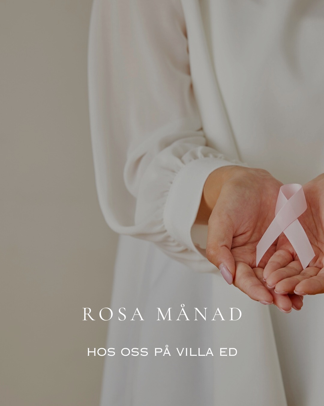 Oktober hos Villa Ed går i rosa 💗
Vi vill påminna om att vi hela månaden stöttar Bröstcancerförbundet!
Genom att besöka oss, boka en behandling, ta en fika eller shoppa i våra butiker är du med och bidrar till något viktigt. Tack för att du gör skillnad 🌸
Vi på Villa Ed
Inredningsbutik @villaedinredning
Klädbutik @villaed_by_glozzy
Café & Bistro @cafevillaed
Frisörer @villaed.frisorerna
Injektionsbehandlare @beautylin.se
Kroppsvård & Massage @lindaholtzkroppsvard
Inemotion Psykologi @inemotionpsykologi
Keramik @lerkallan
Skulpturskogen Villa Ed
#villaed #rosamånaden #bröstcancerförbundet #tillsammansförbröstcancerforskningen #rosabandet #upplevvillaed