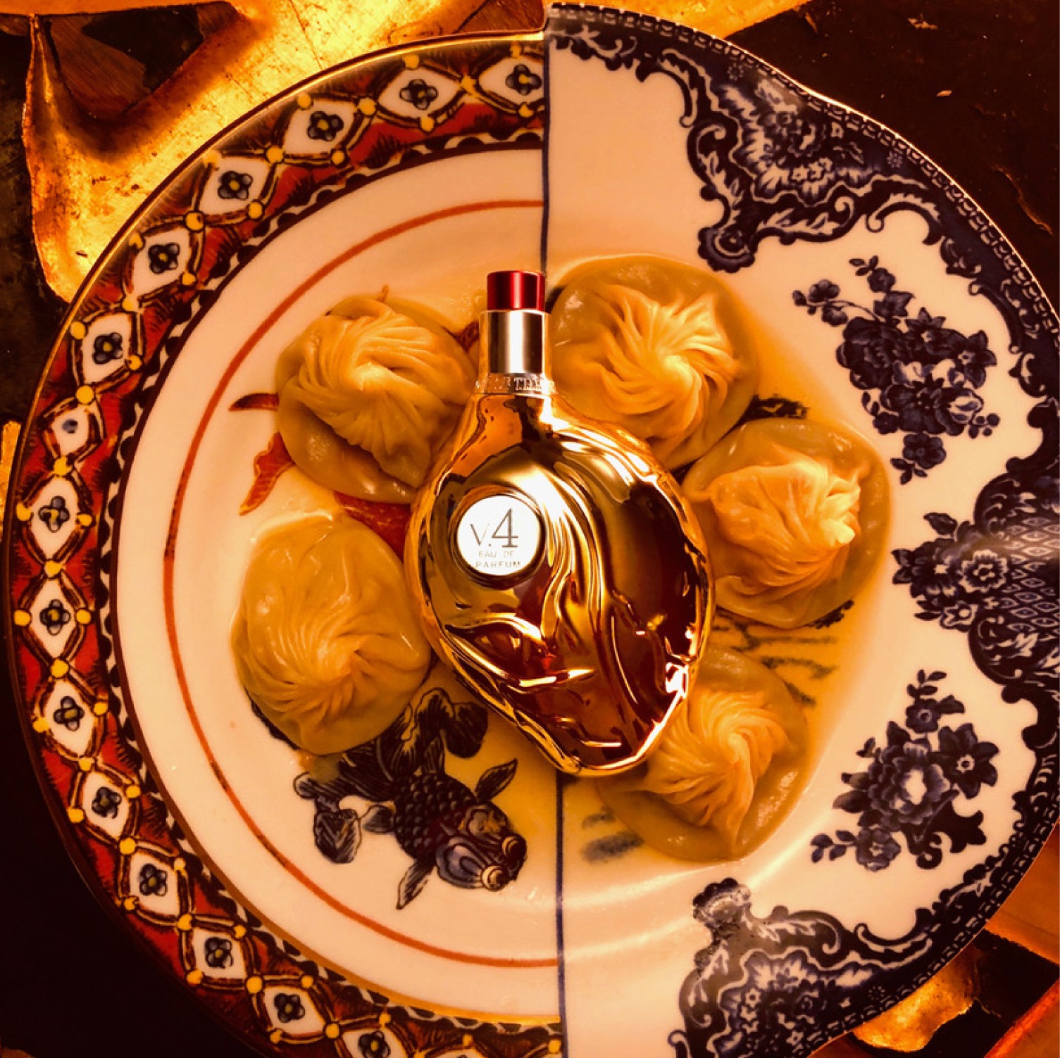 Un abbraccio caldo che invita alla pace interiore.
đ.đ đđđđđ đđą đđđ© đšđ đđĄđ đđđđ«đ Ăš una fragranza preziosa e sensuale che diffonde ottimismo. Lâapertura luminosa unisce cardamomo, cannella e pepe rosa, creando una scintilla metallica ottimistica che anticipa un cuore cremoso di latte caldo infuso con zafferano, olio di rosa e pesca. La base, costruita su legno di cedro, muschio e sandalo australiano, emana serenitĂ e protezione.
V4 Ăš unâesplosione di sensualitĂ speziata che riscalda lâanima e trasporta verso un mondo utopico in cui tutti gli elementi convivono in pace.
Vivi questa sensazione con V.4 Peace e lasciati avvolgere da questo abbraccio olfattivo.
đđđđđ đđđđđđ đđđđđ - đđȘđŽđ”đłđȘđŁđ¶đ”đ°đł đąđŻđ„ đđ„đ·đȘđŽđ°đł
đđȘđ€đ©đŠ đđąđłđ§đ¶đź - đđŹđȘđŻ đ€đąđłđŠ - đđ°đźđŠ đ§đłđąđšđłđąđŻđ€đŠđŽ - đđłđąđŻđ„ đđčđ±đŠđłđȘđŠđŻđ€đŠ - đđ¶đŽđ”đ°đźđȘđŽđŠđ„ đ±đłđ°đ„đ¶đ€đ”đŽ
.
.
#MapOfTheHeart #V4Peace #WarmSpices #LuxuryPerfume #OmniaLuxuryTrade