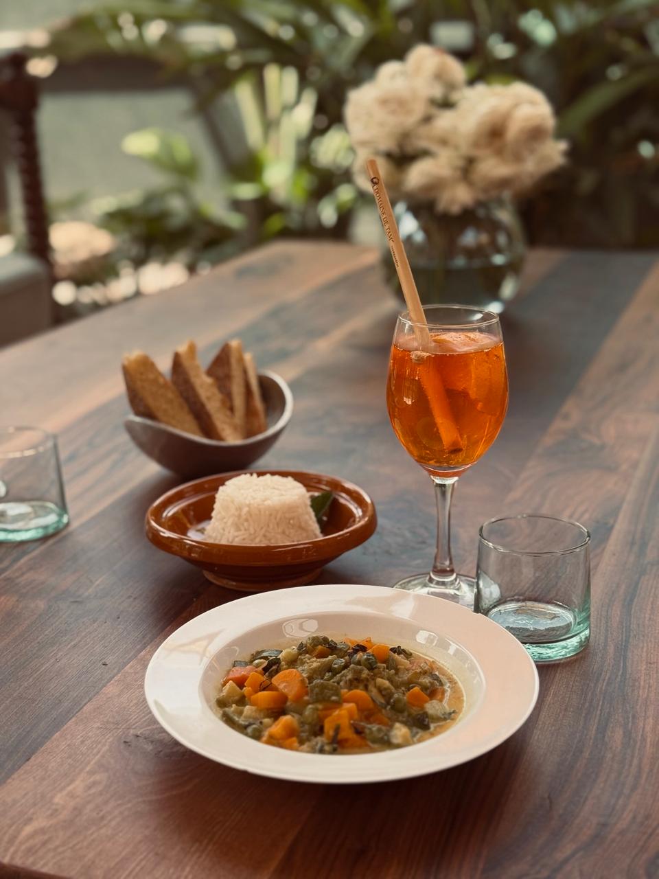 Un déjeuner comme on les aime au Domaine de Tam… réservez le vôtre et savourez sous le soleil. 🍴🌞
#dejeuner #domainedetam #tameslohte #marrakech #morocco #hotelmarrakech #maisondhotes #holiday #bythepool #travel